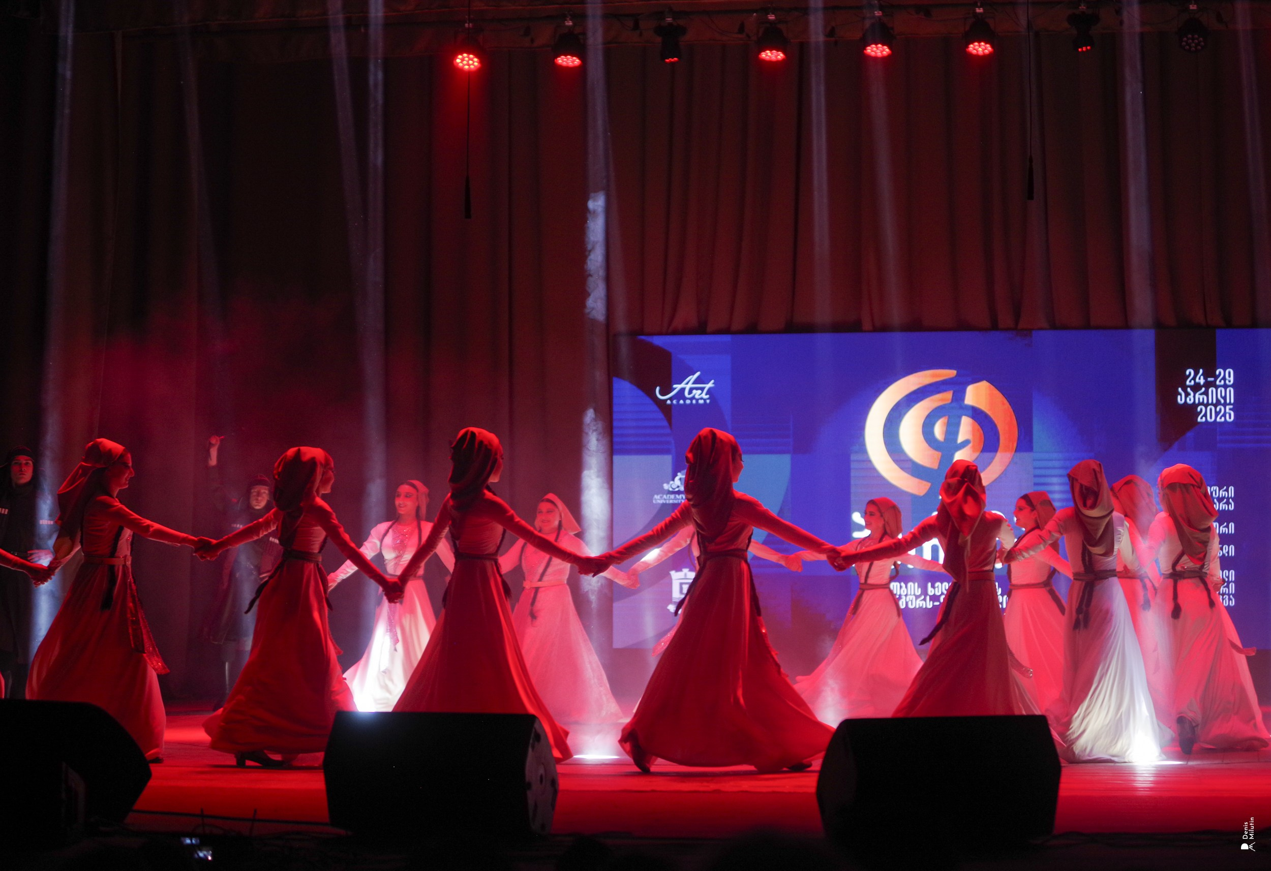 Танцы в Хоби. Портретный фотограф Денис Милютин