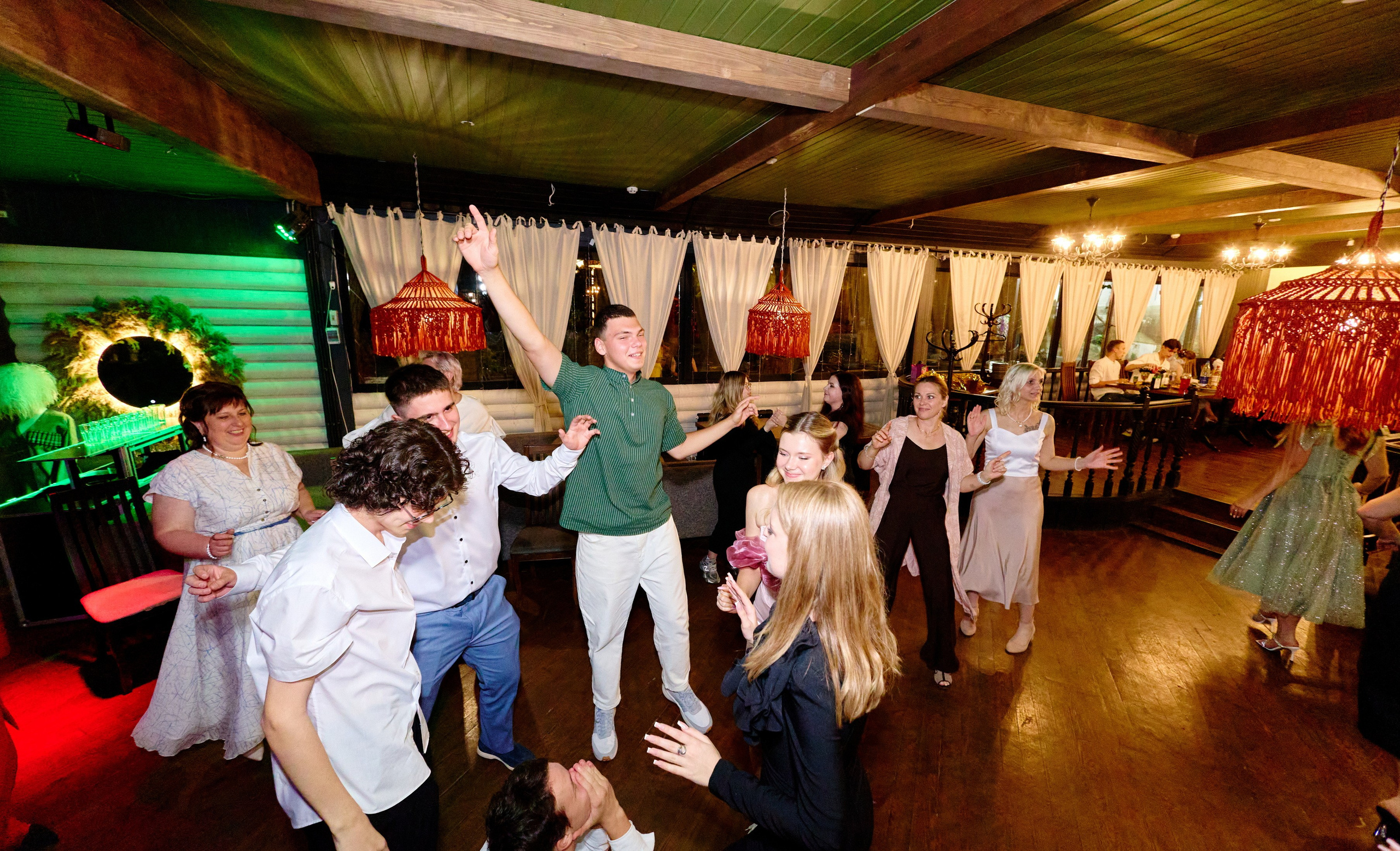 Выпускной 35 Сош. Фотограф Выпускные альбомы Таганрог Сергей Коробченко