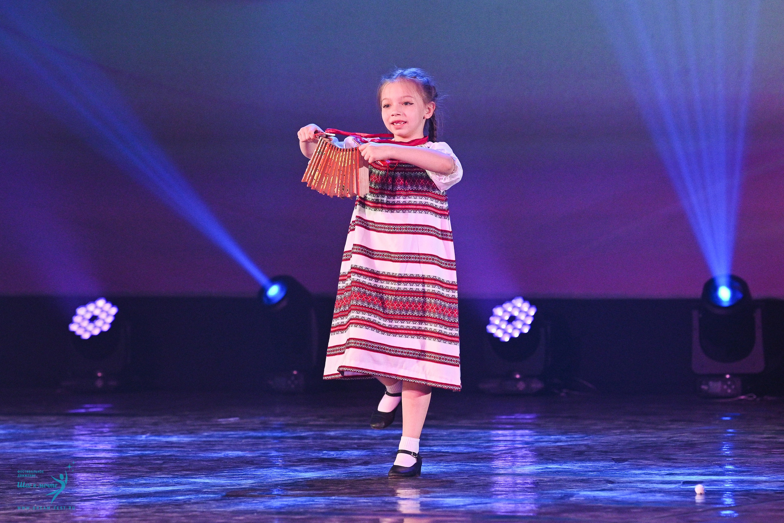 24.05.2025 «Мир под названием — Искусство танца» Фестивальное движение «Шаг к мечте» г. Кострома. Медиастудия Фото Концепт