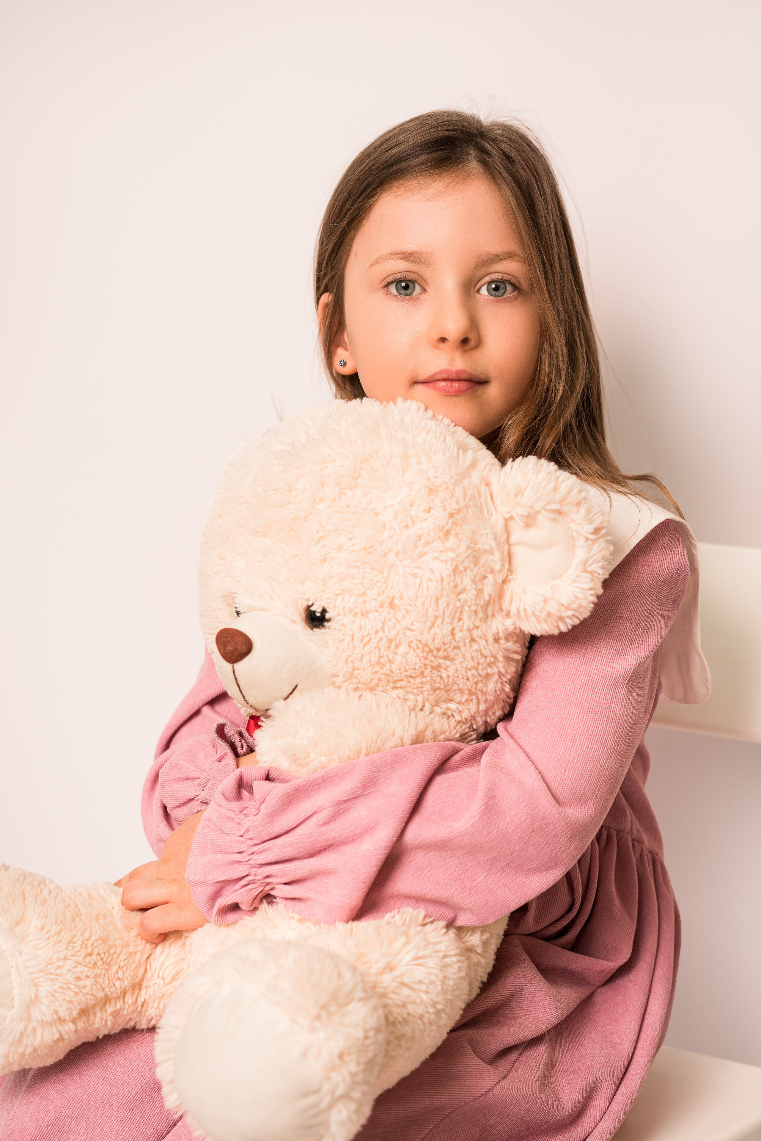 Детский сад, портреты белый фон. Фотограф Шунова Саша