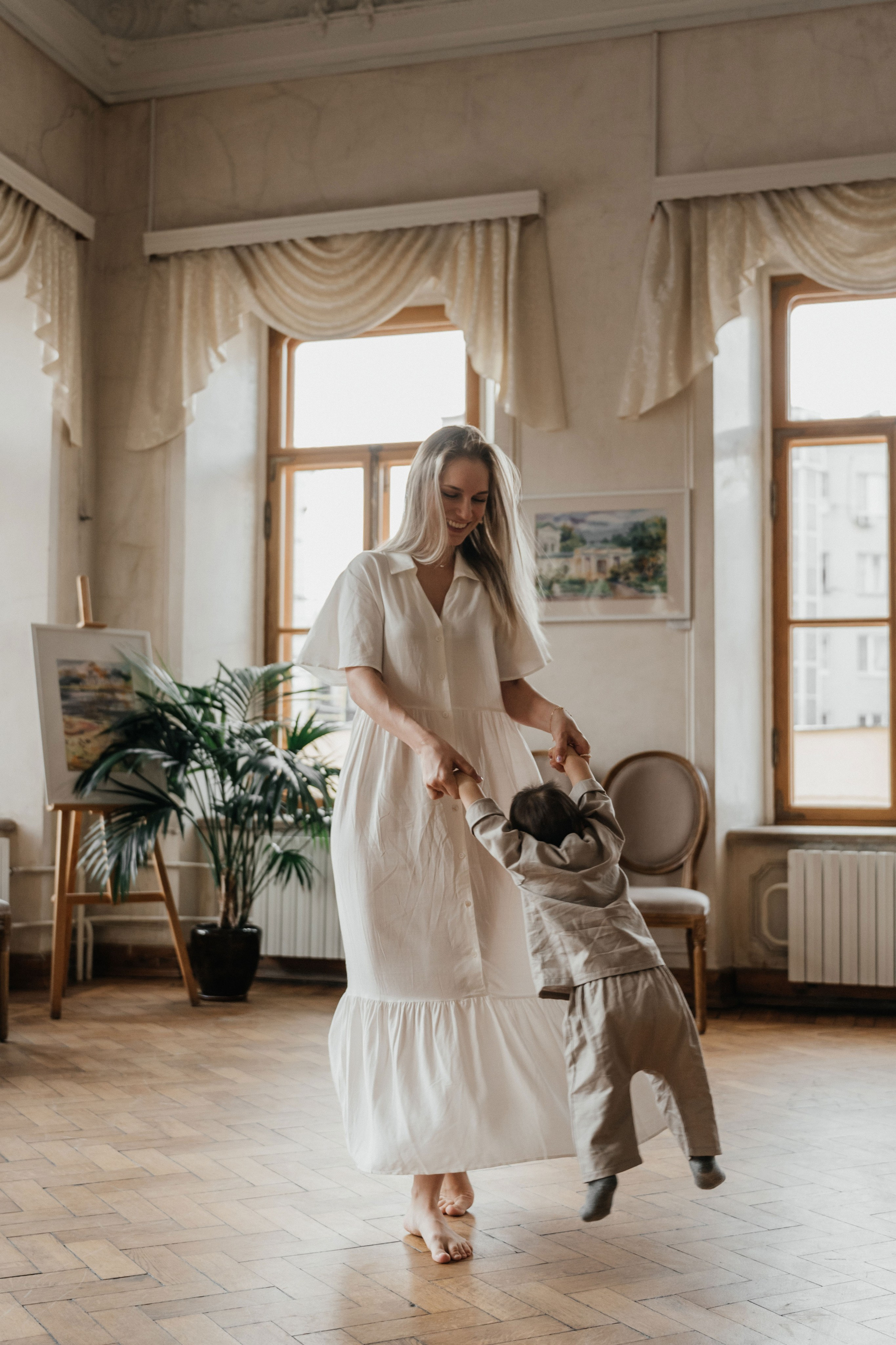 Маленькие ножки в читальне им. Пушкина. Ваш фотограф Вика Артемова