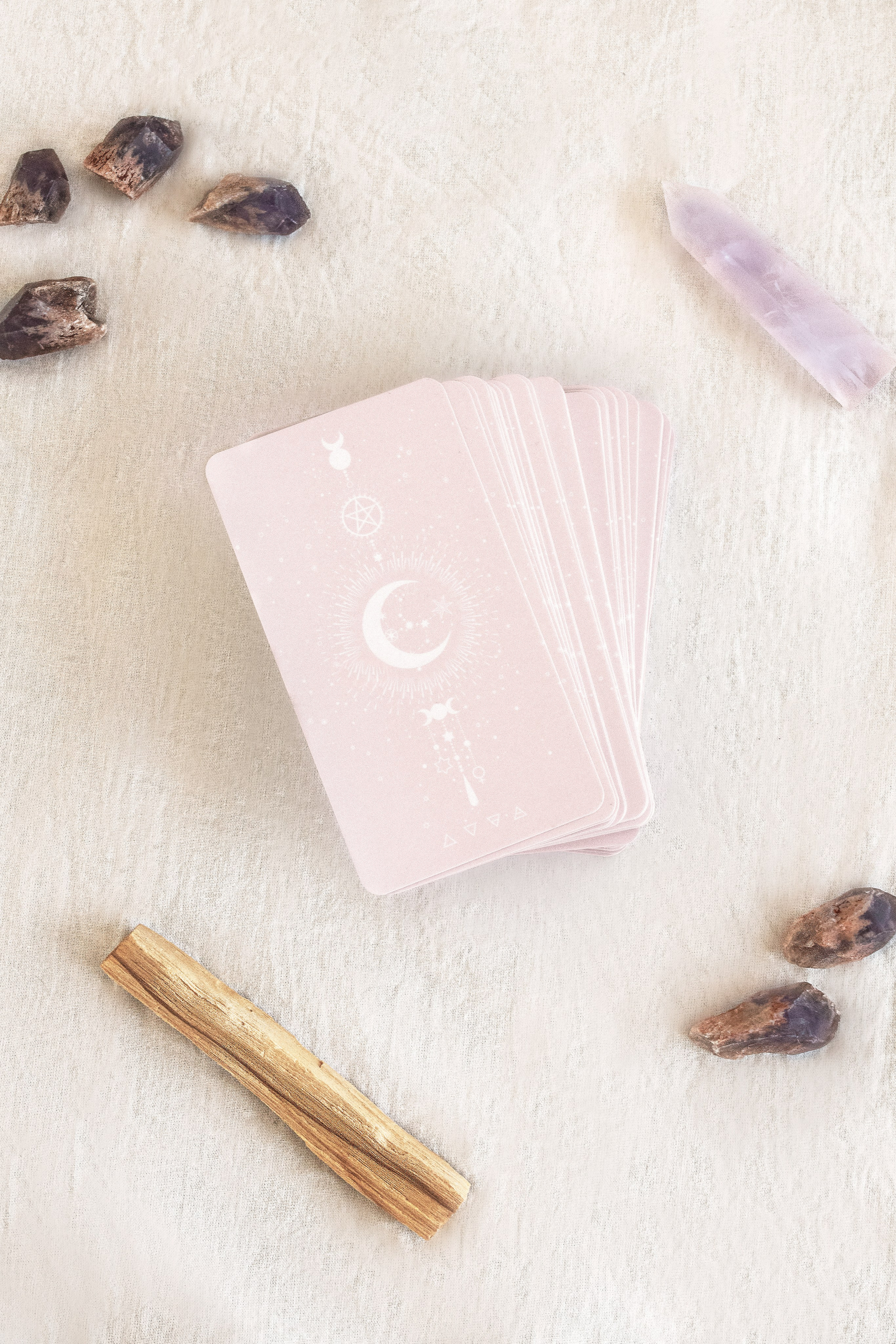 Карты Таро: съемка для маркетплейсов. Anushikcreates