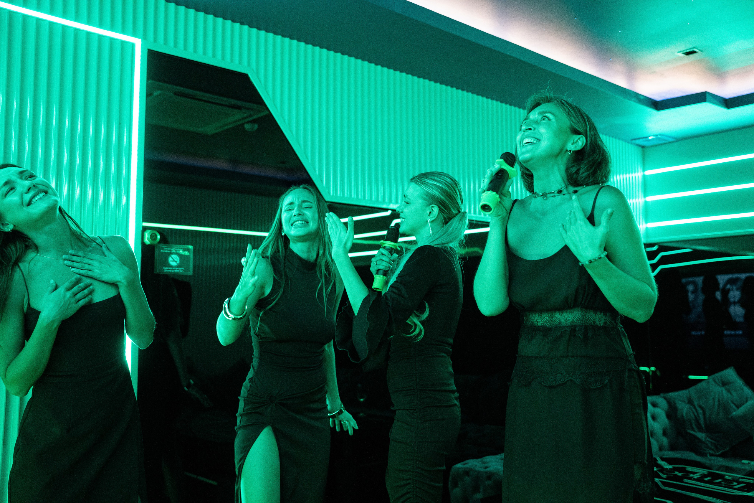 TEMPO KARAOKE. Brand designer | photographer | model