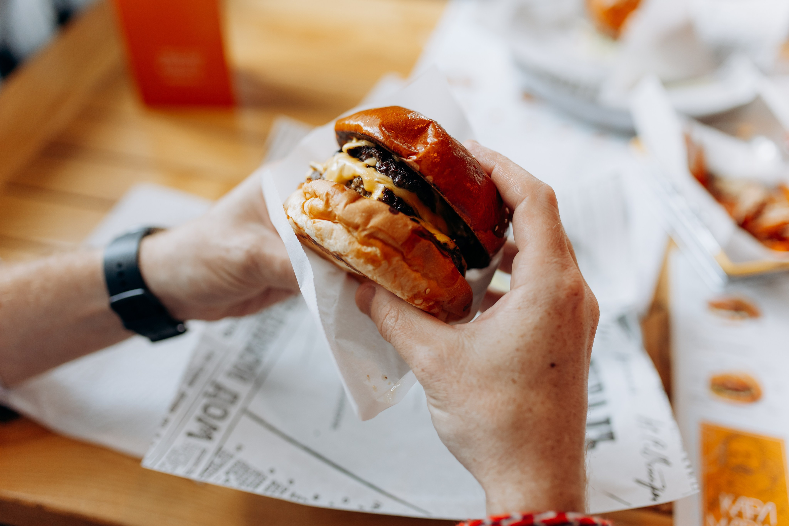 По бургеру в «Карл Маркс». Свадебный и семейный фотограф в Туле и области Маша Костина