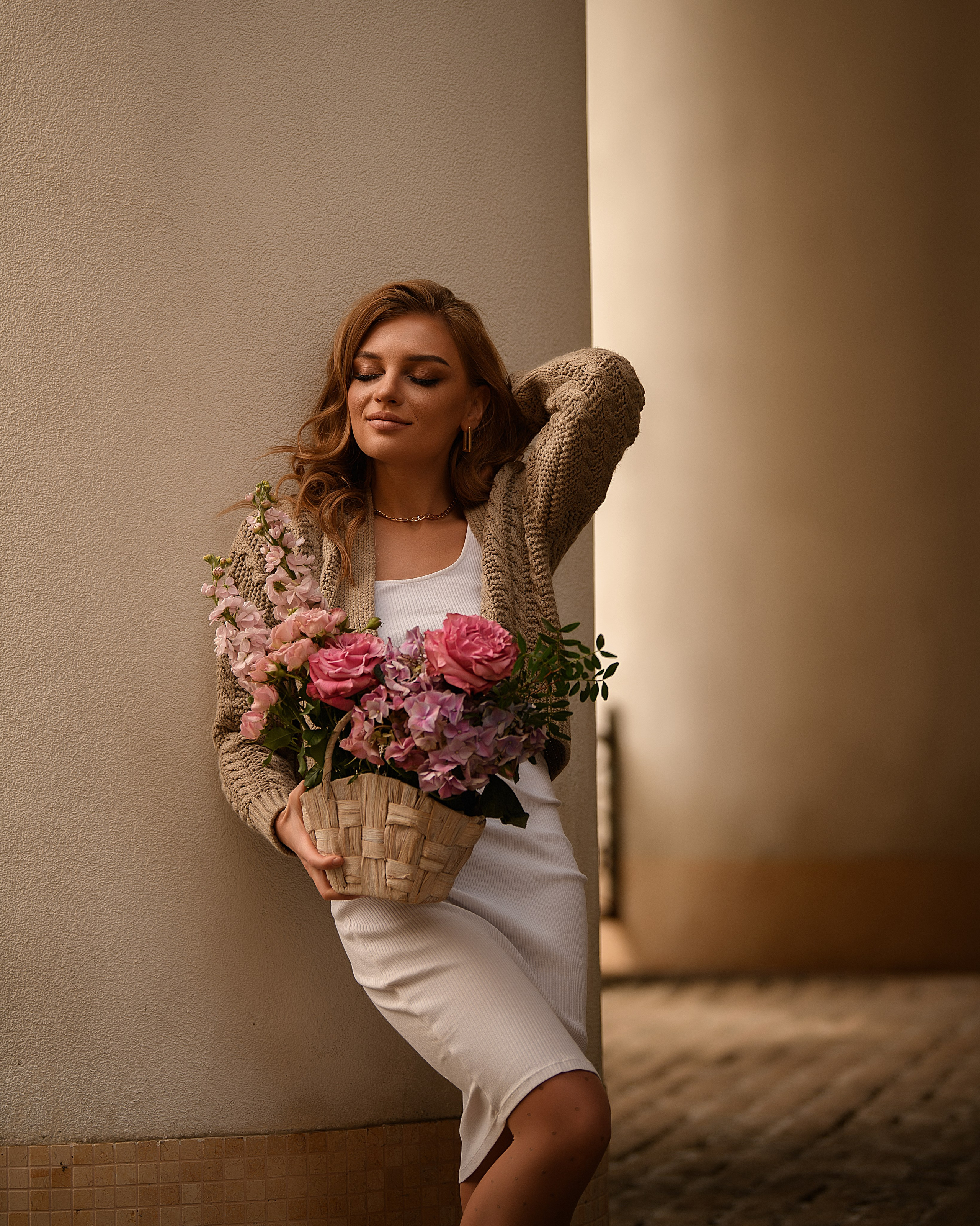 Фотосессия на Патриарших прудах в центре Москвы. Женский фотограф в Москве Богдашкина Динара