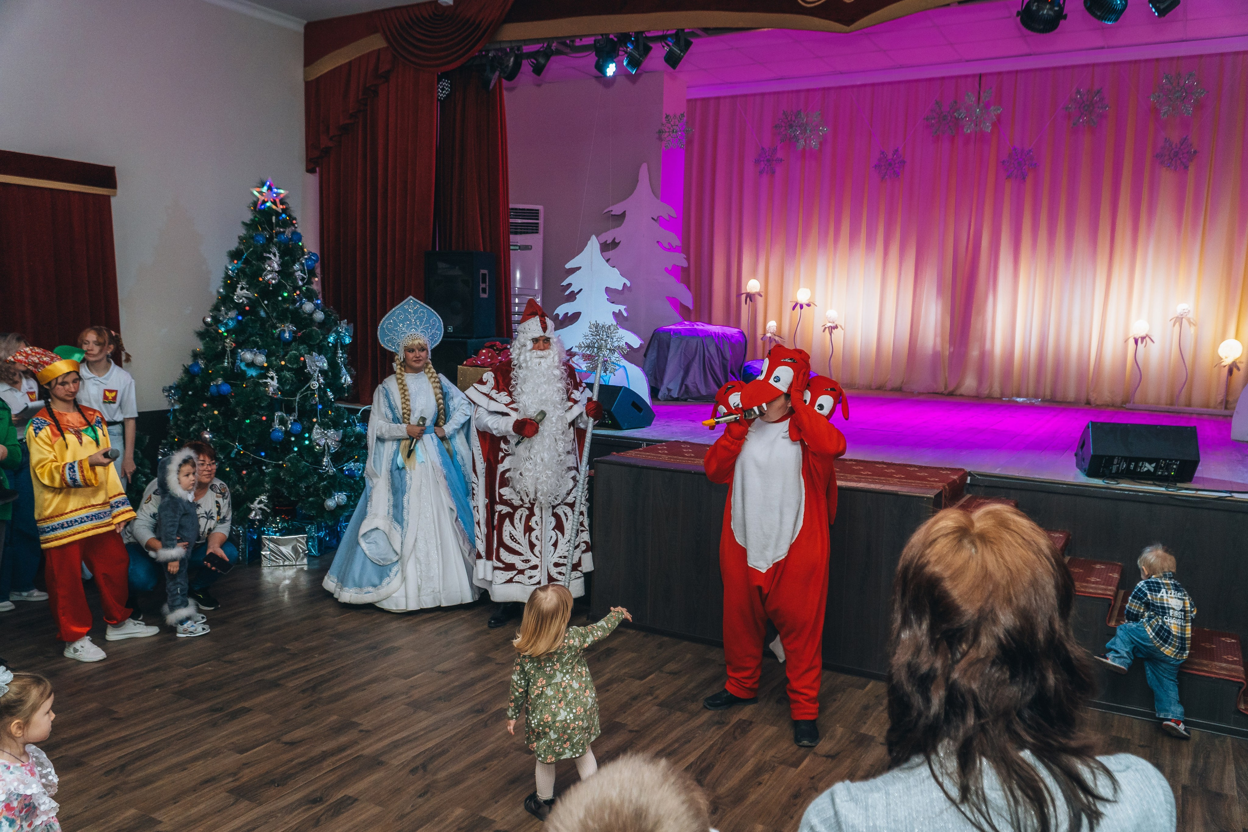 «Сказка о Новом годе и богатыре настоящем». Новотитаровский Дом культуры