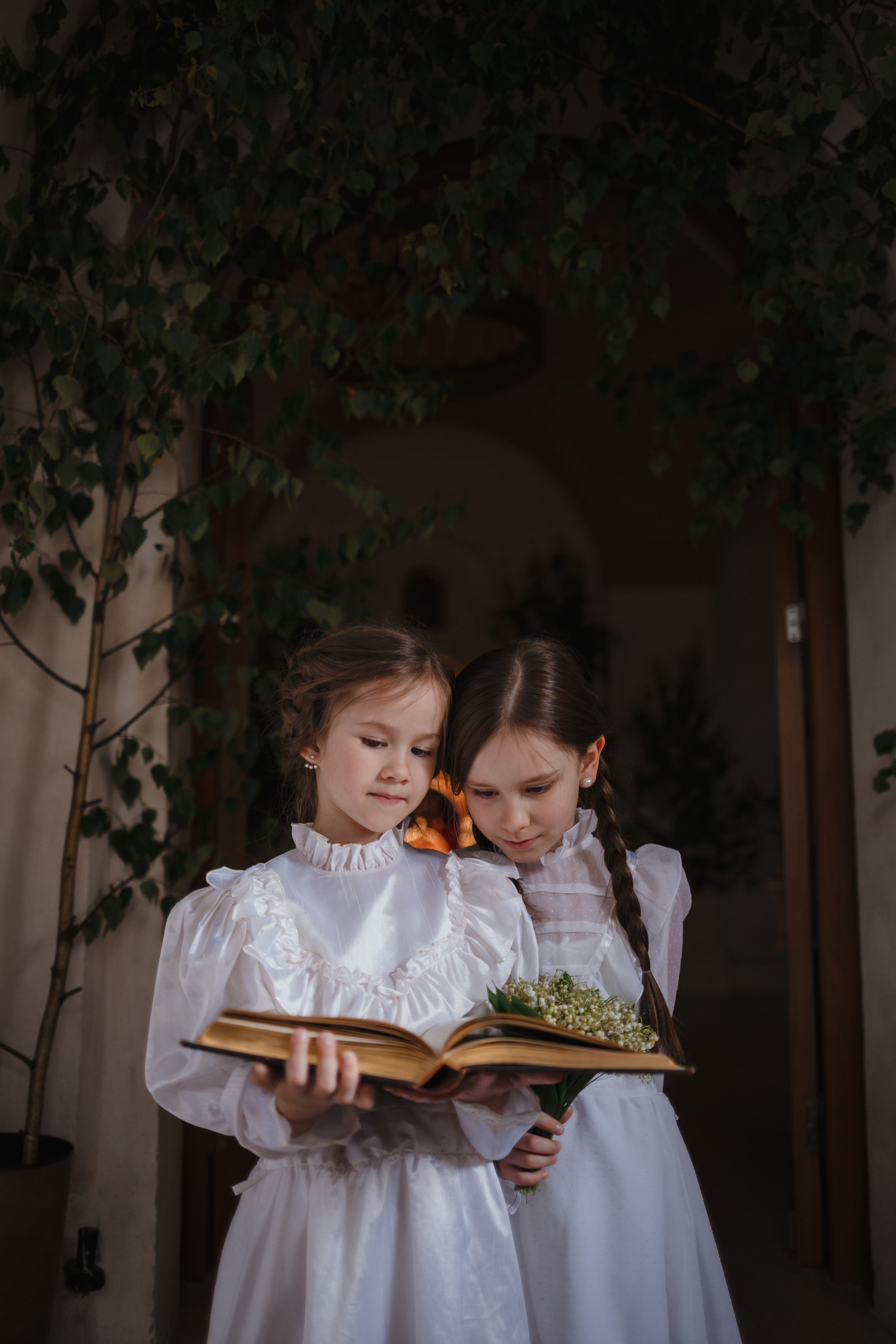 Съемка в Церкви священномученика Антипы на Колымажном дворе. Семейный фотограф Николаева Ольга