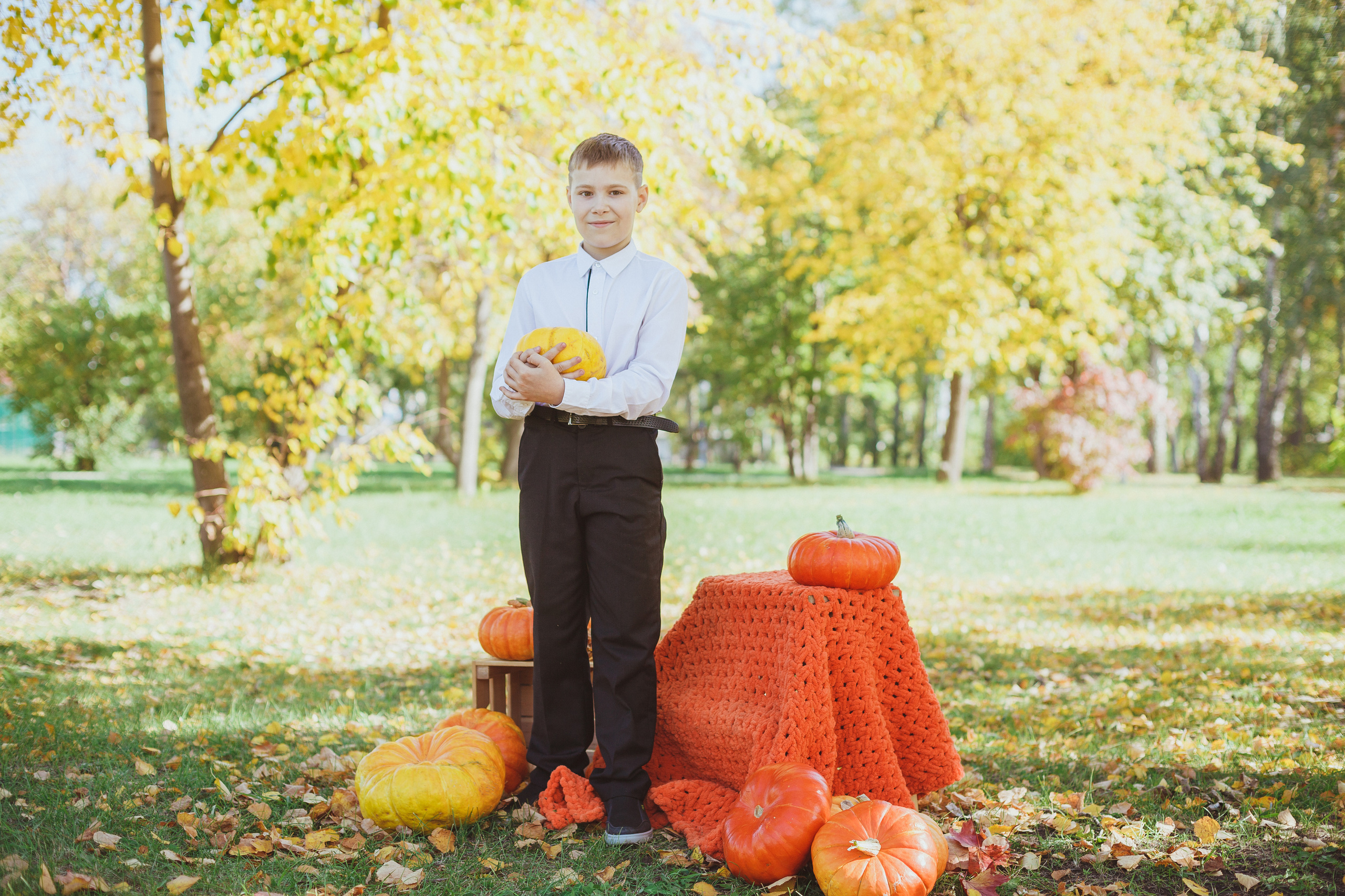 Школьная фотосессия на 31 августа. 1,2,3 сентября. Портреты детей 4-6 штук. Групповые общие 2-5 шт. Цена 450р. (1). Семейный и детский фотограф в Сухом Логу Ольга Кайгородова