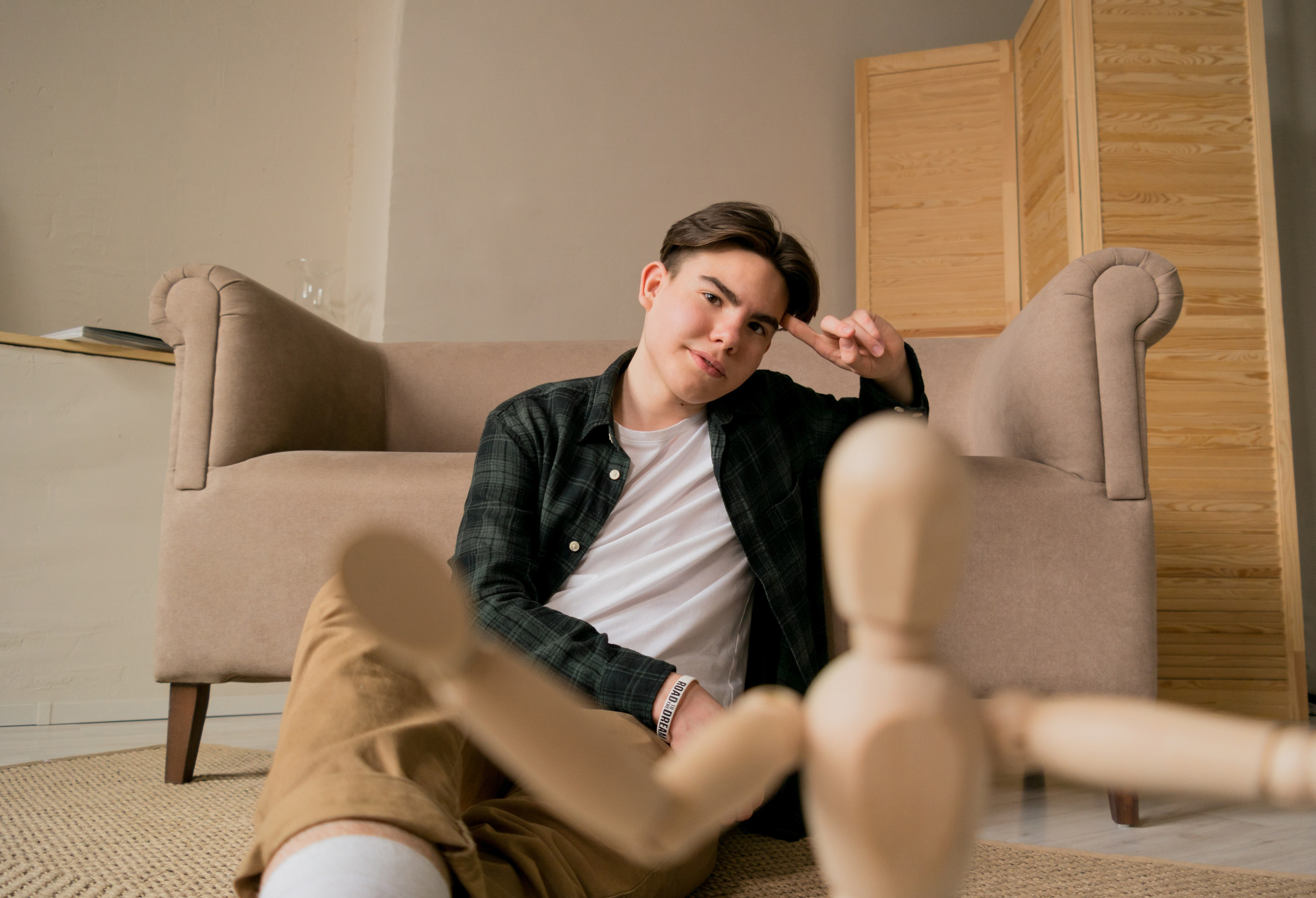 Фотосессии в Краснодаре для специалистов, коучей, экспертов. AI Фотограф Краснодар: мужские и женские фотосессии, стилизация съемки. Нейро-фотосессии онлайн