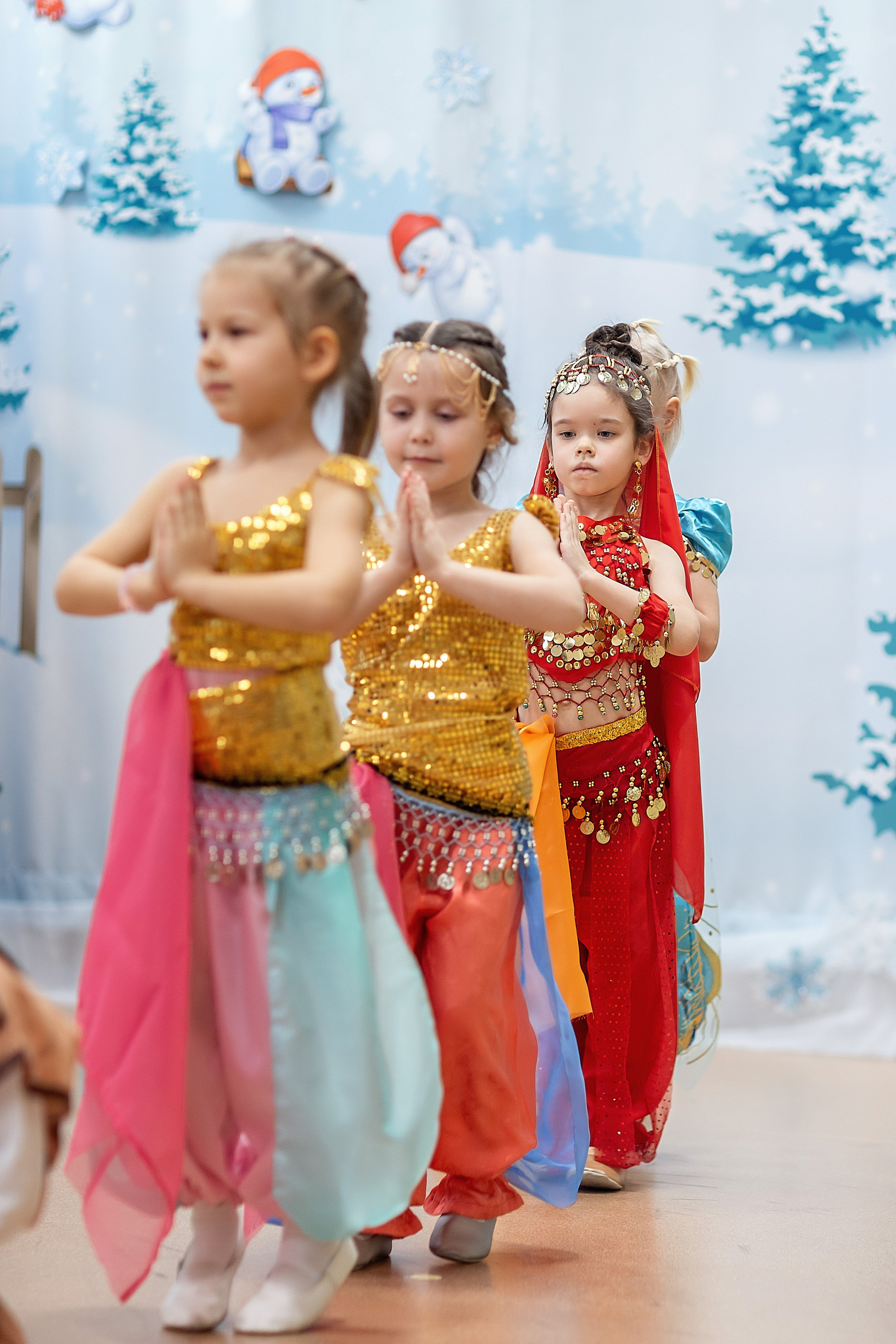 Утренник_"Веселый балаганчик» 2024. Семейный фотограф в Санкт-Петербурге