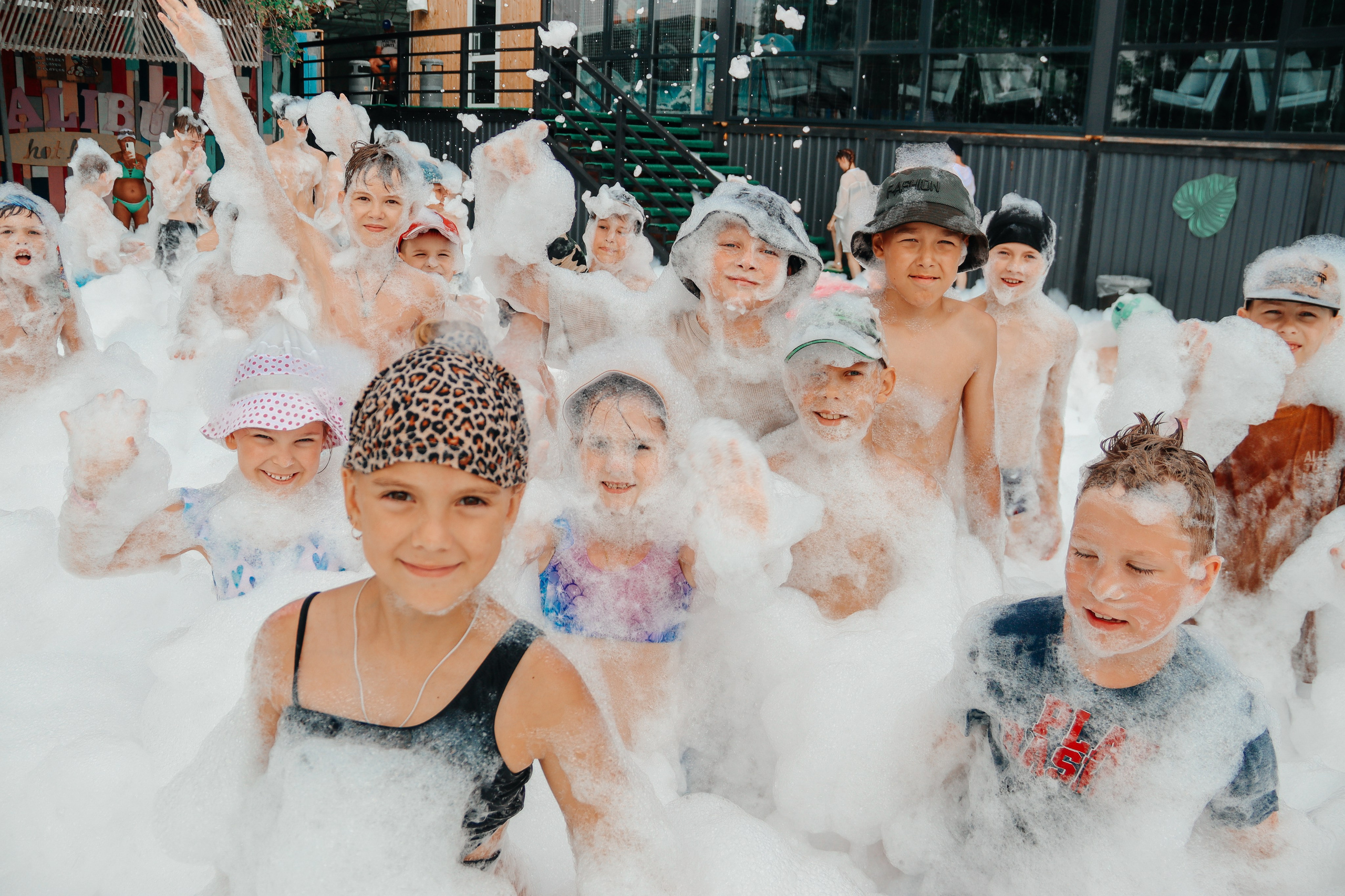 02.07.2026/11:00/Пенная дискотека/Малибу. Семейный и детский фотограф в Славгороде Анастасия Винс