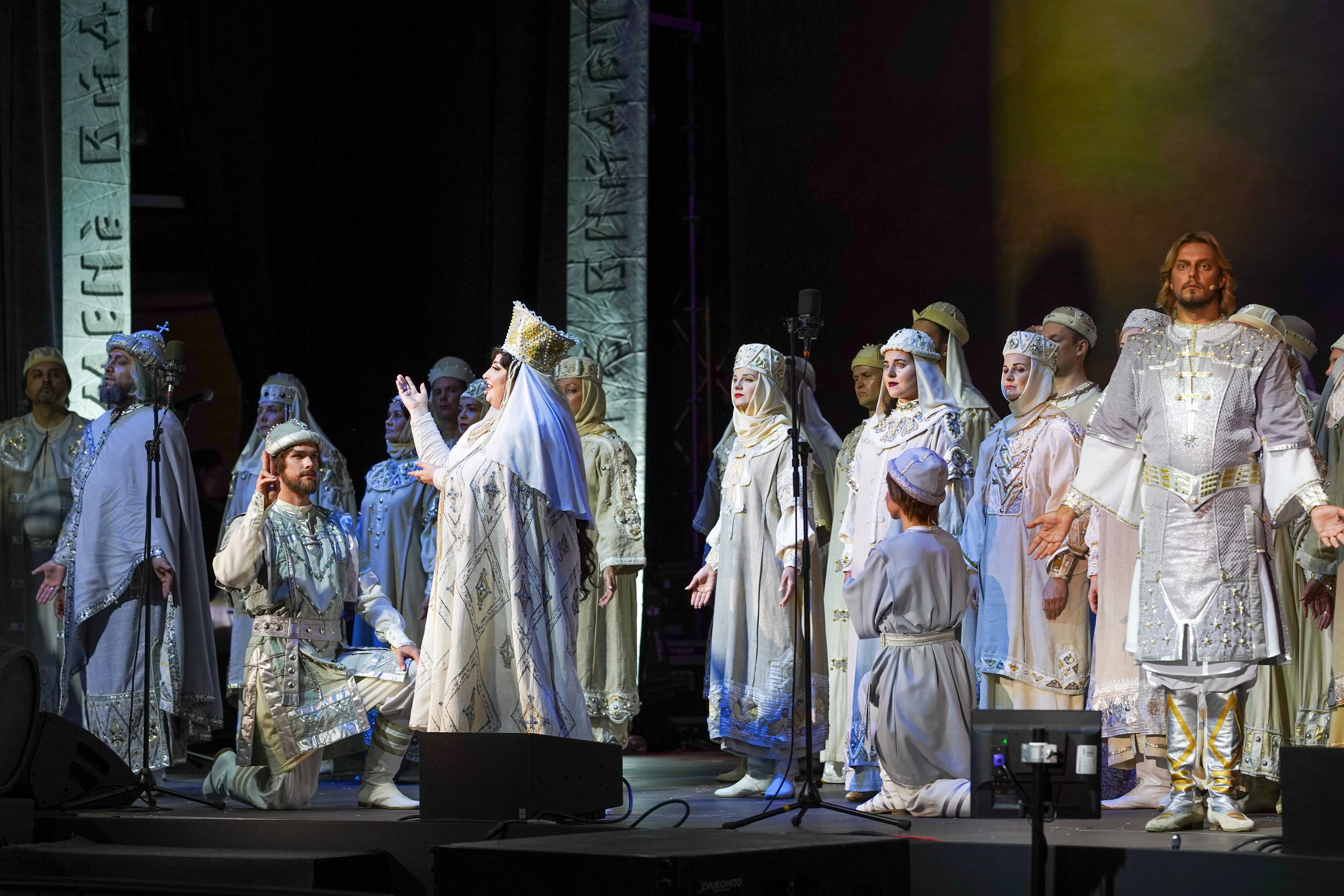 Суздаль. Исполнение оперы «Сказание о невидимом граде Китеже и деве Февронии». Фотограф в Москве Мария ~Zagagul~