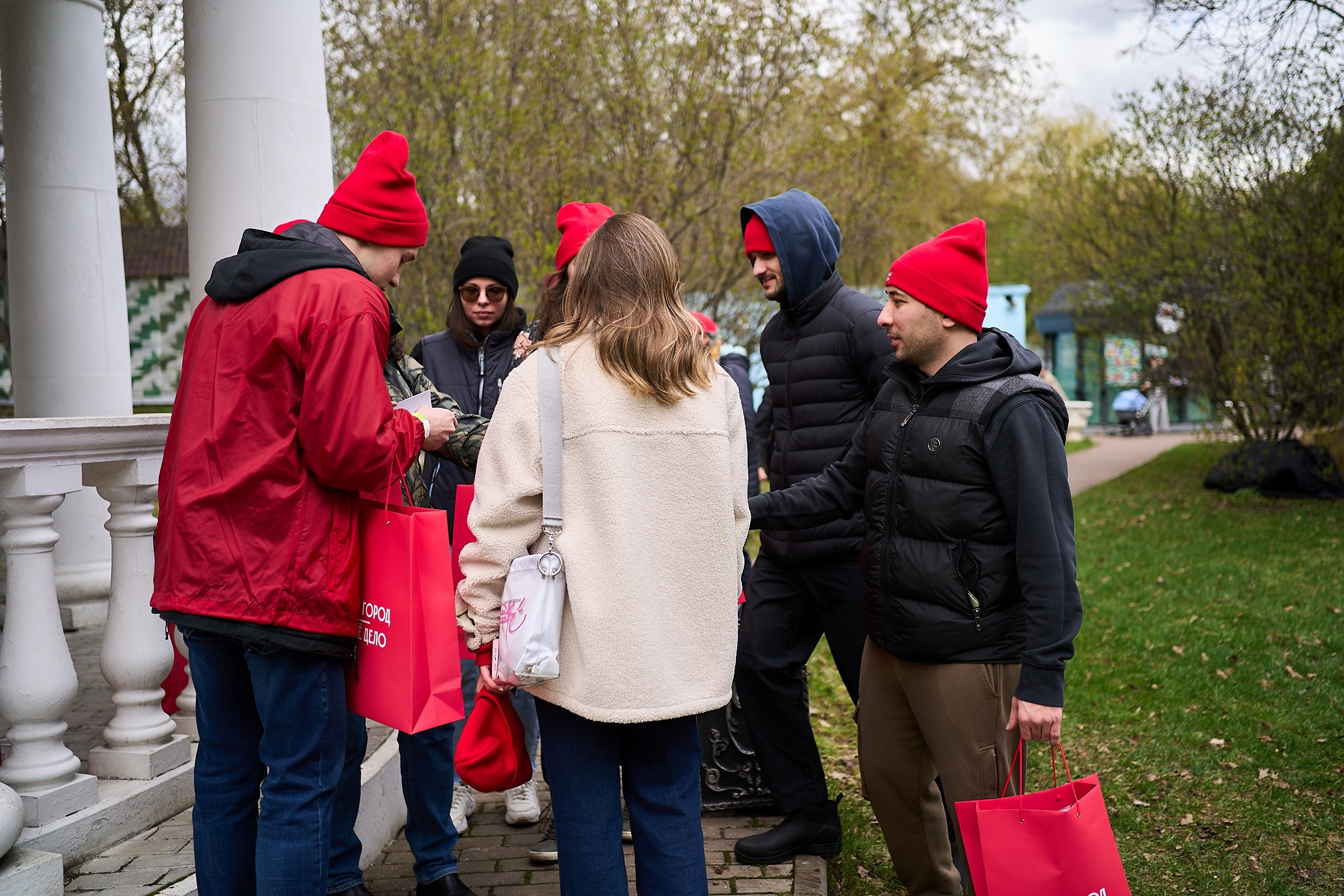 Субботник у Управления делами Мэра и Правительства Москвы. Фотограф и Видеограф в Москве. Олег Корушев