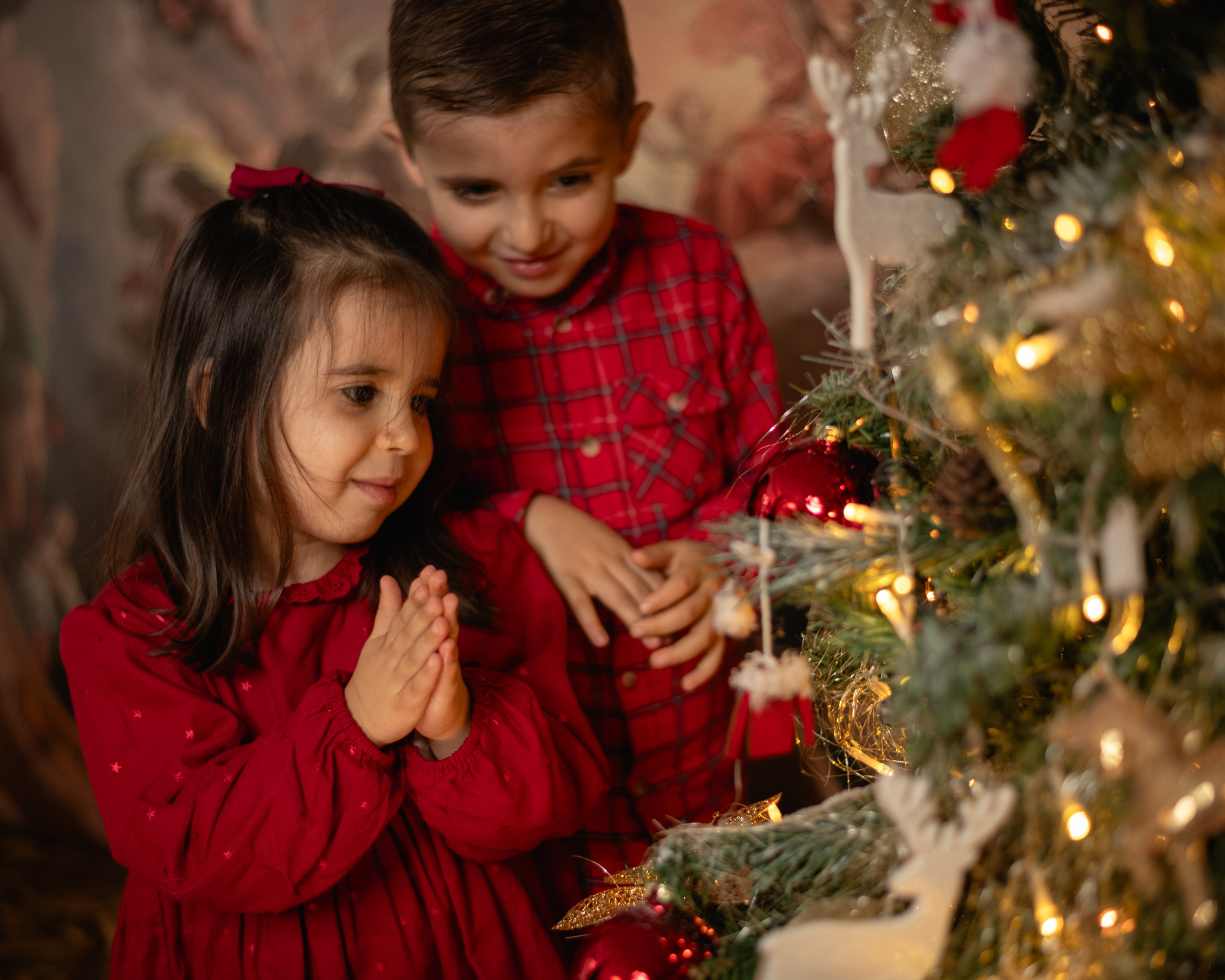 CATIA AND HER FAMILY. Anastasiia Antoniuk portrait, family and couple photographer, Portugal