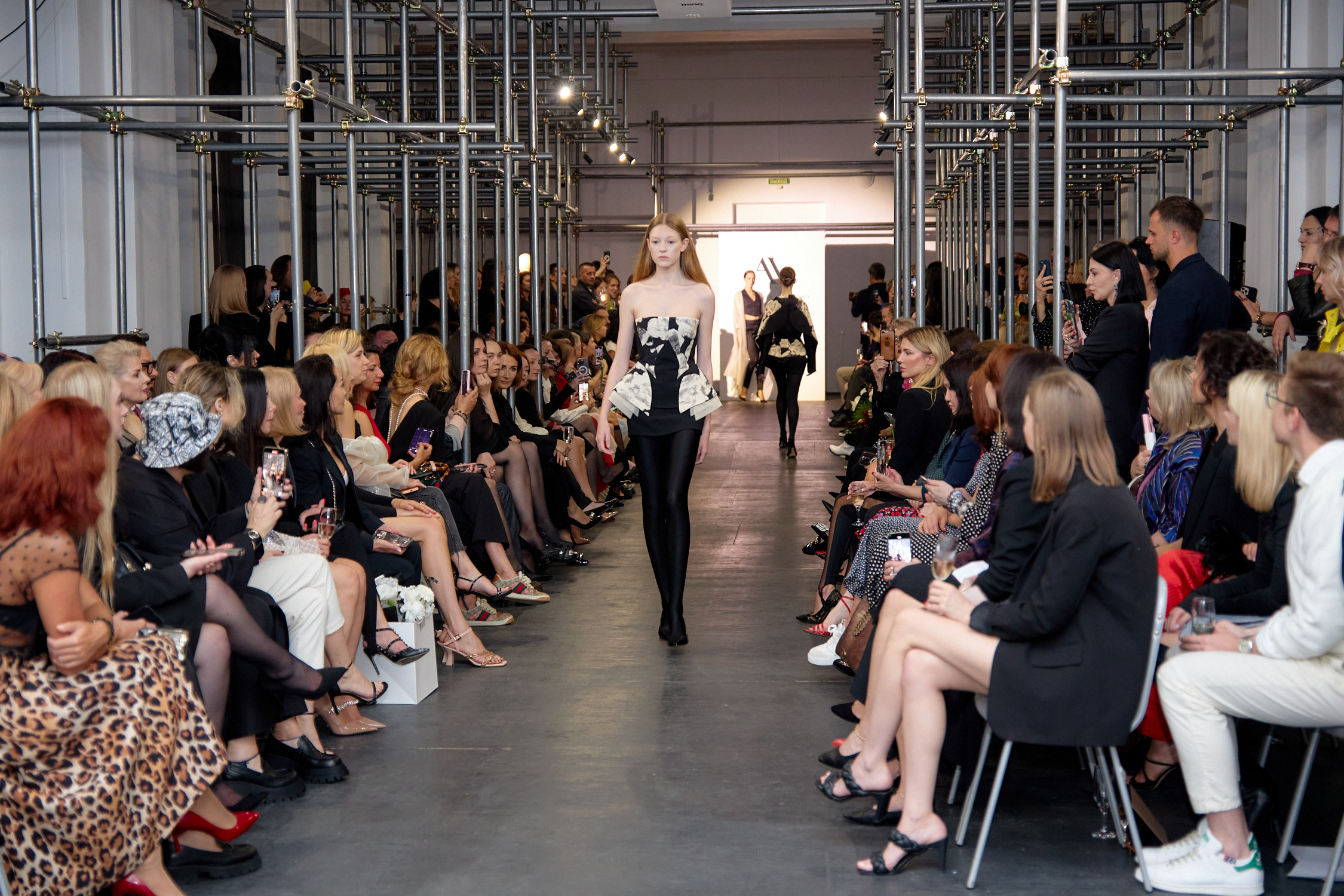 Показ Александра Варлакова. Репортажный фотограф Владивосток Анастасия Сокольникова