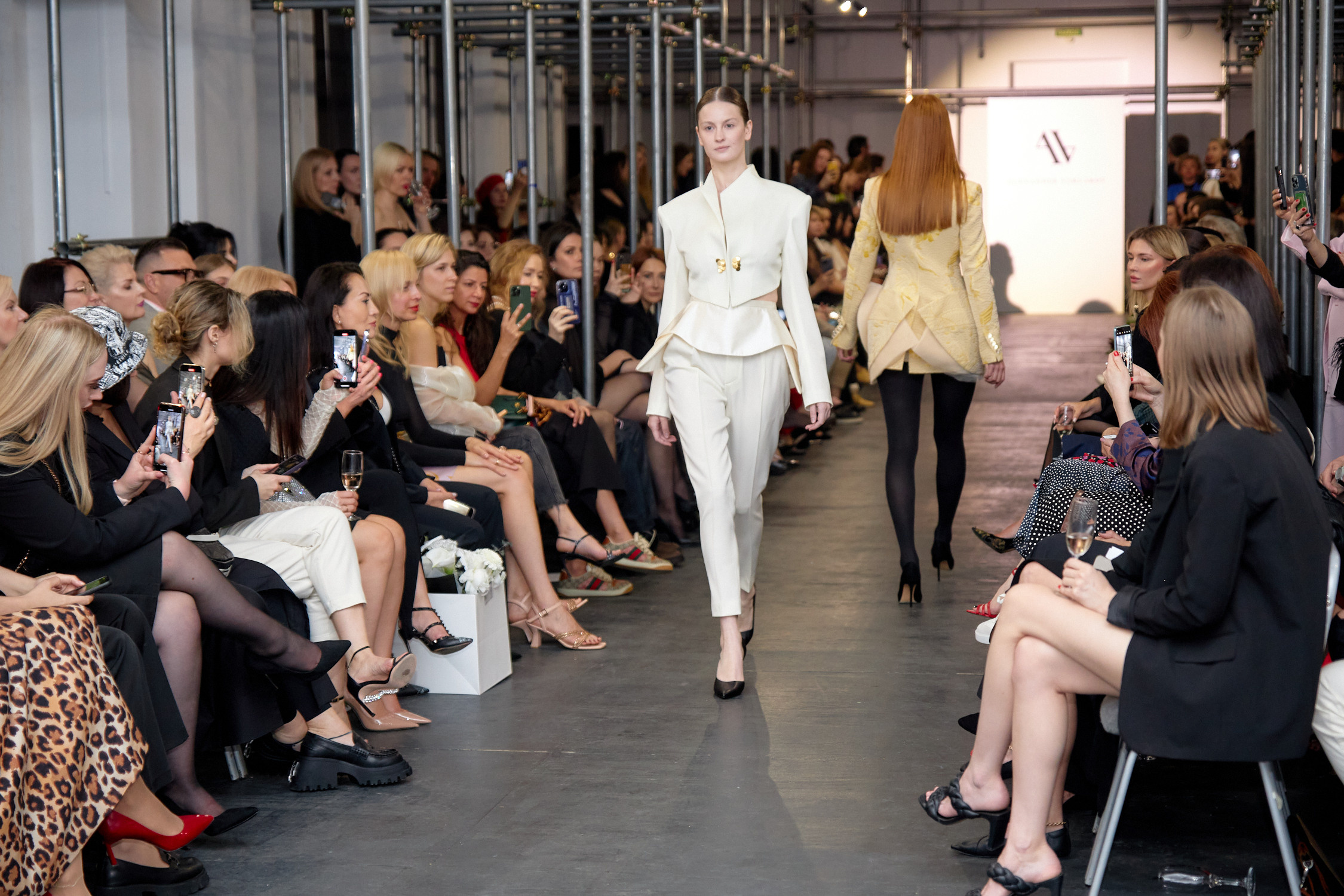 Показ Александра Варлакова. Репортажный фотограф Владивосток Анастасия Сокольникова