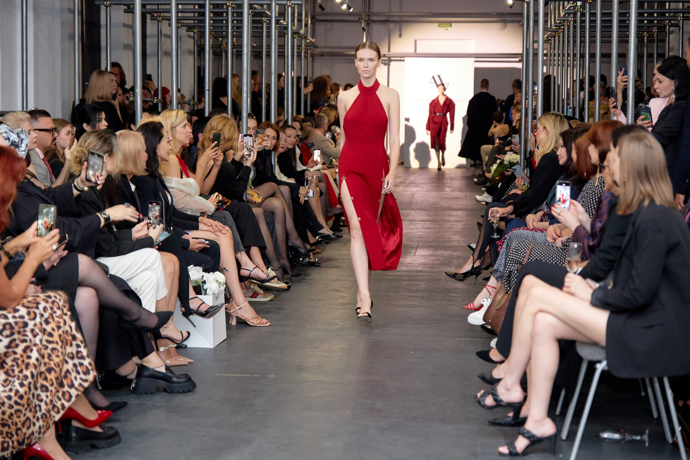 Показ Александра Варлакова. Репортажный фотограф Владивосток Анастасия Сокольникова