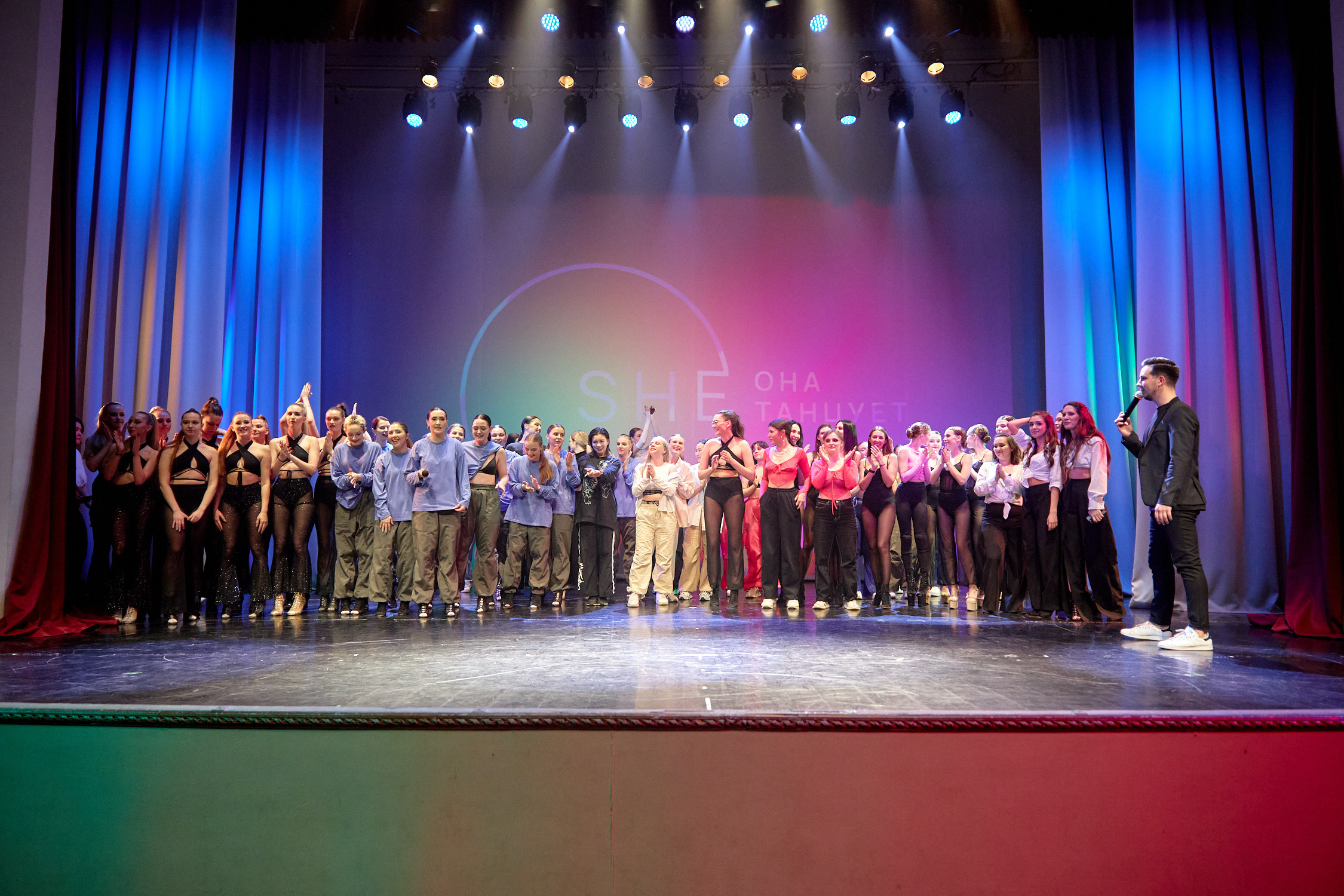 SHE: Она танцует. Отчётный концерт. Репортажный фотограф Владивосток Анастасия Сокольникова