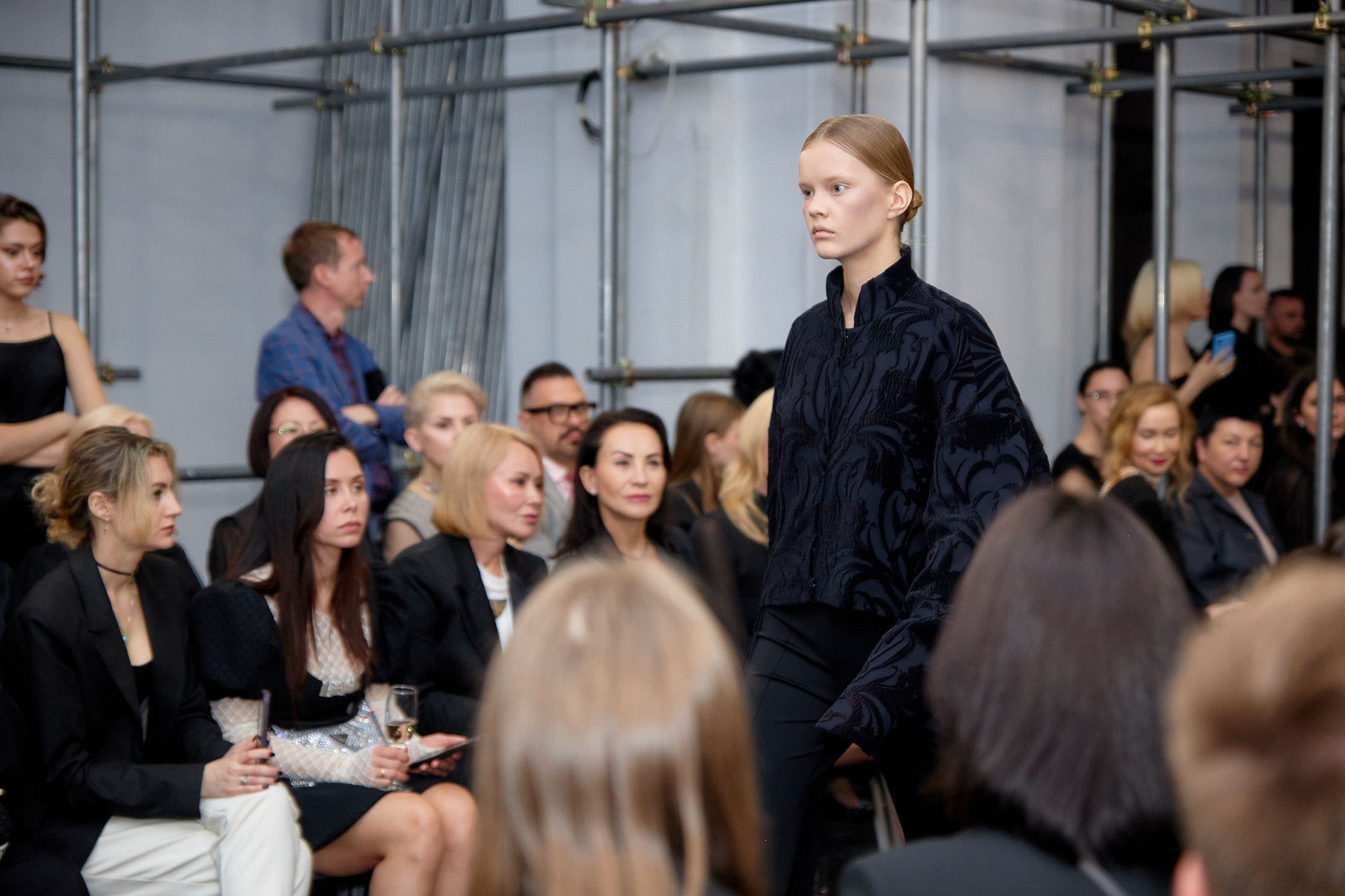 Показ Александра Варлакова. Репортажный фотограф Владивосток Анастасия Сокольникова