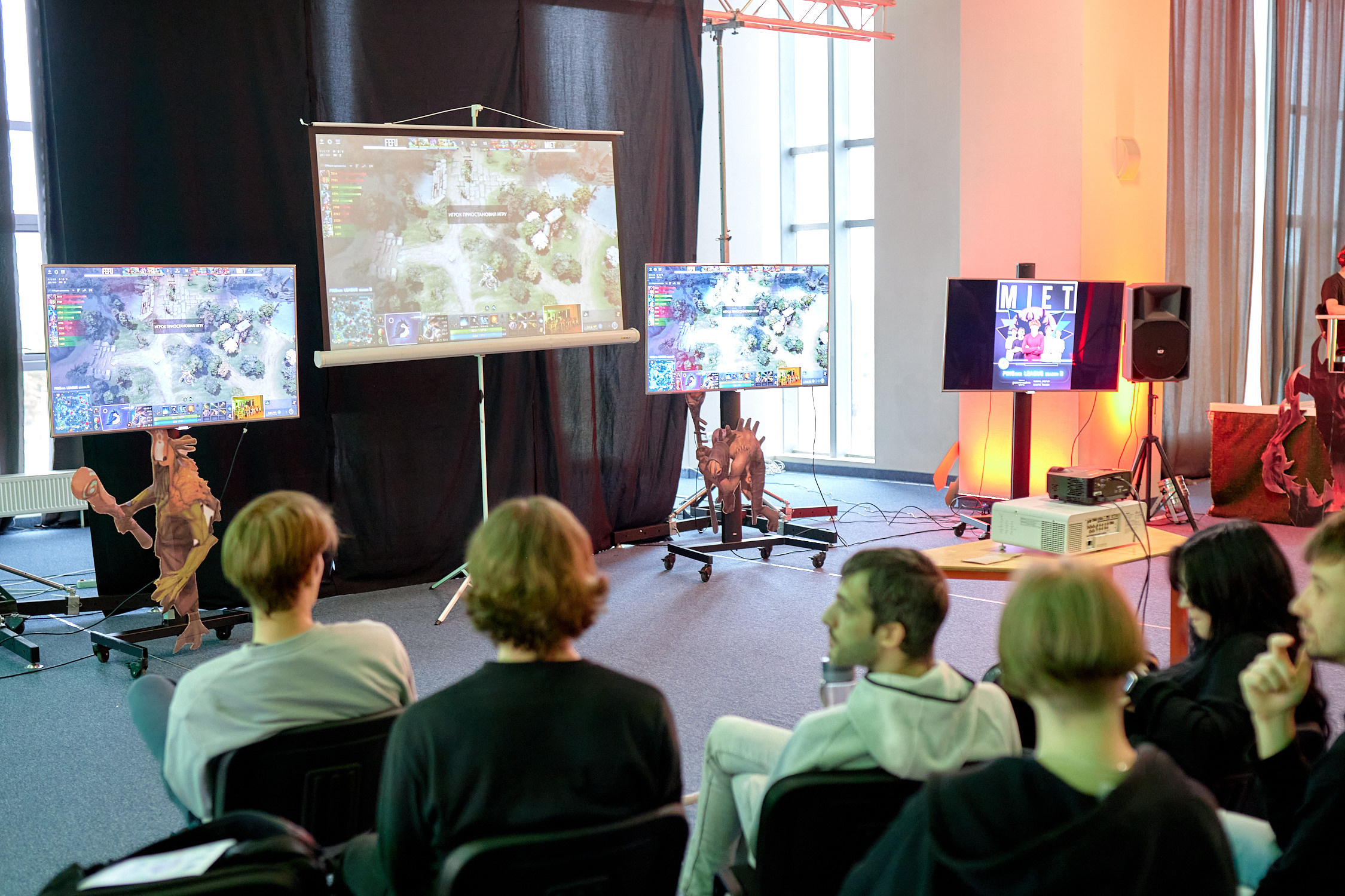 Русский диджитал: Meet up 2023. Репортажный фотограф Владивосток Анастасия Сокольникова