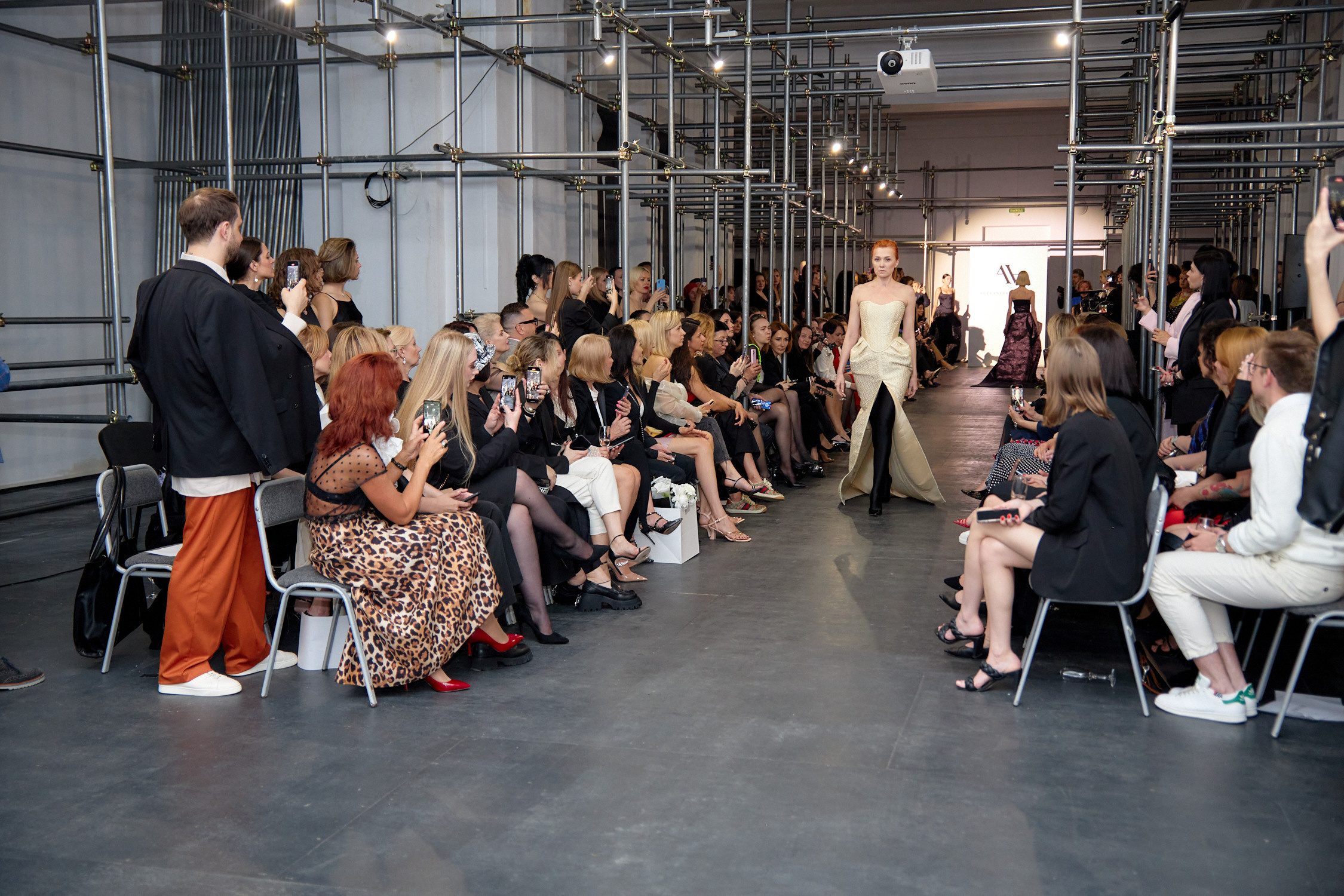 Показ Александра Варлакова. Репортажный фотограф Владивосток Анастасия Сокольникова