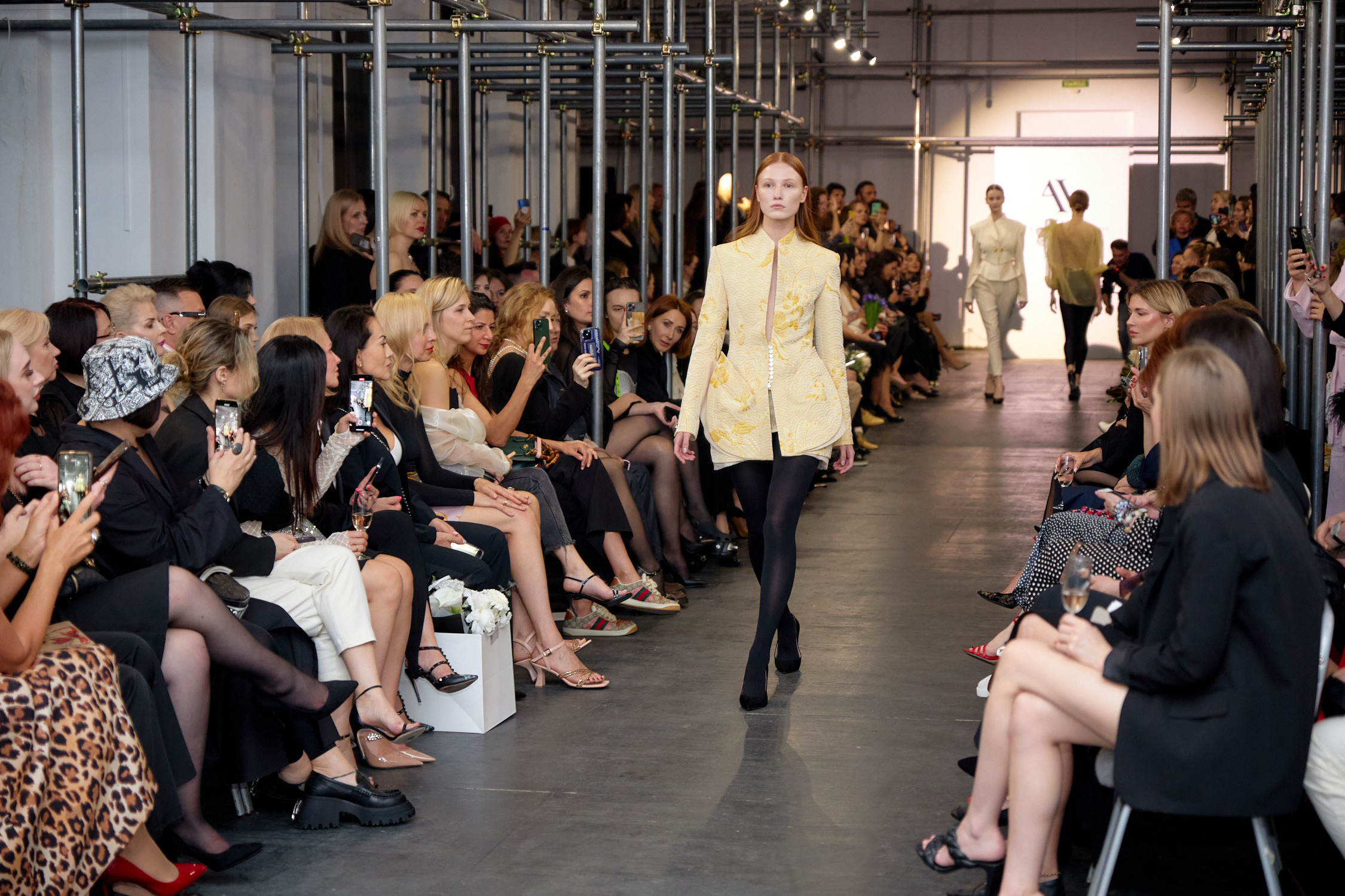 Показ Александра Варлакова. Репортажный фотограф Владивосток Анастасия Сокольникова