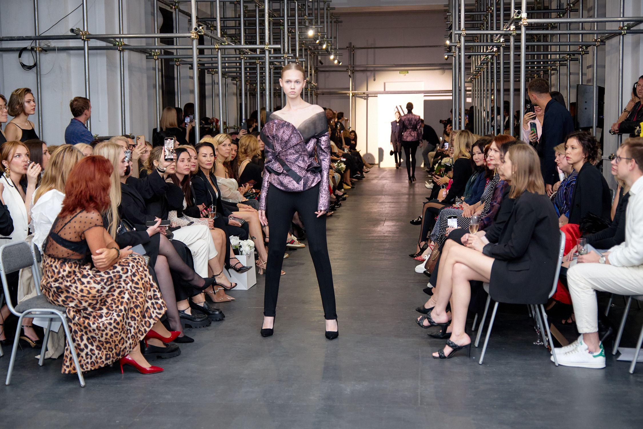 Показ Александра Варлакова. Репортажный фотограф Владивосток Анастасия Сокольникова