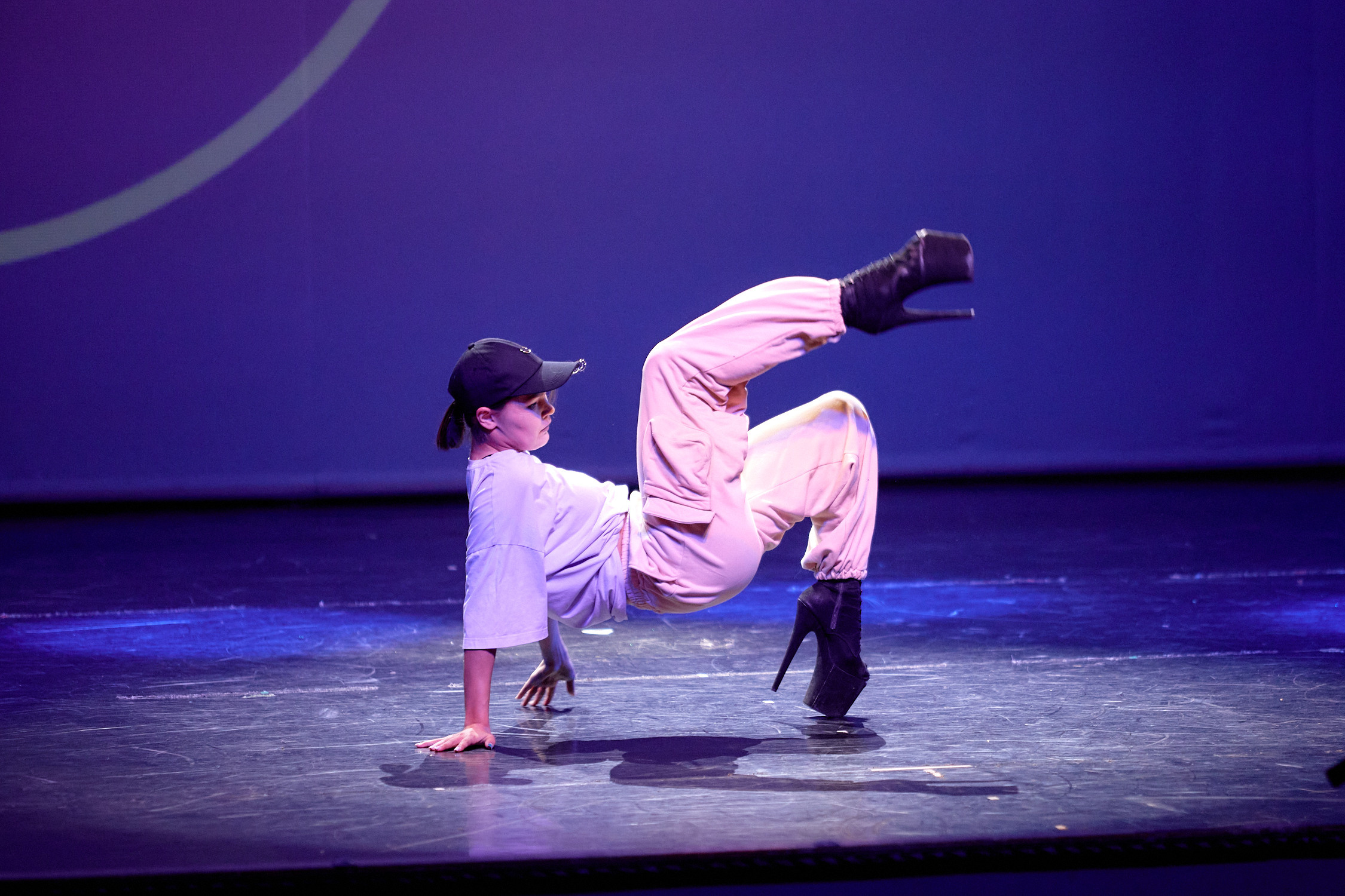 SHE: Она танцует. Отчётный концерт. Репортажный фотограф Владивосток Анастасия Сокольникова