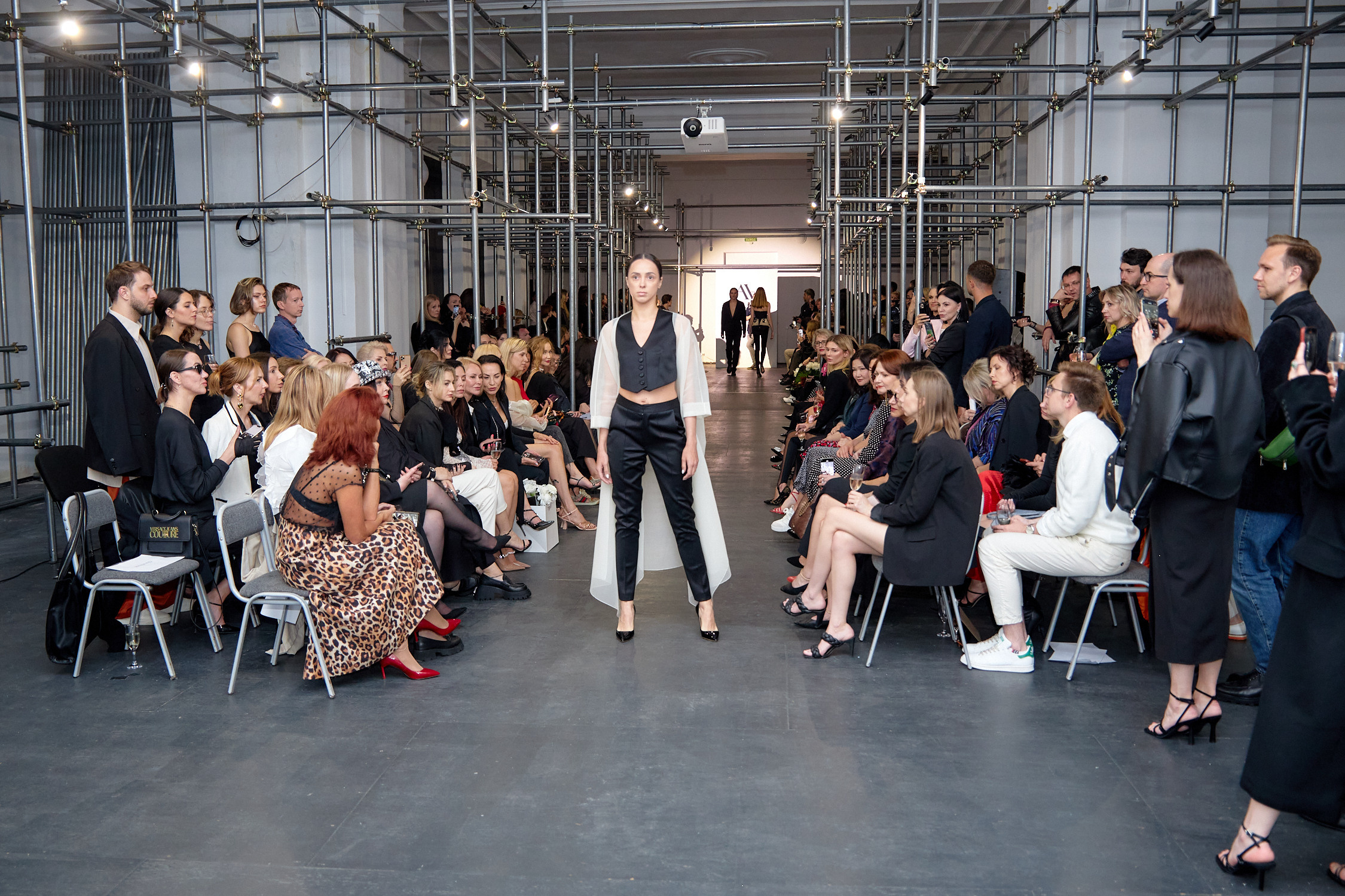 Показ Александра Варлакова. Репортажный фотограф Владивосток Анастасия Сокольникова