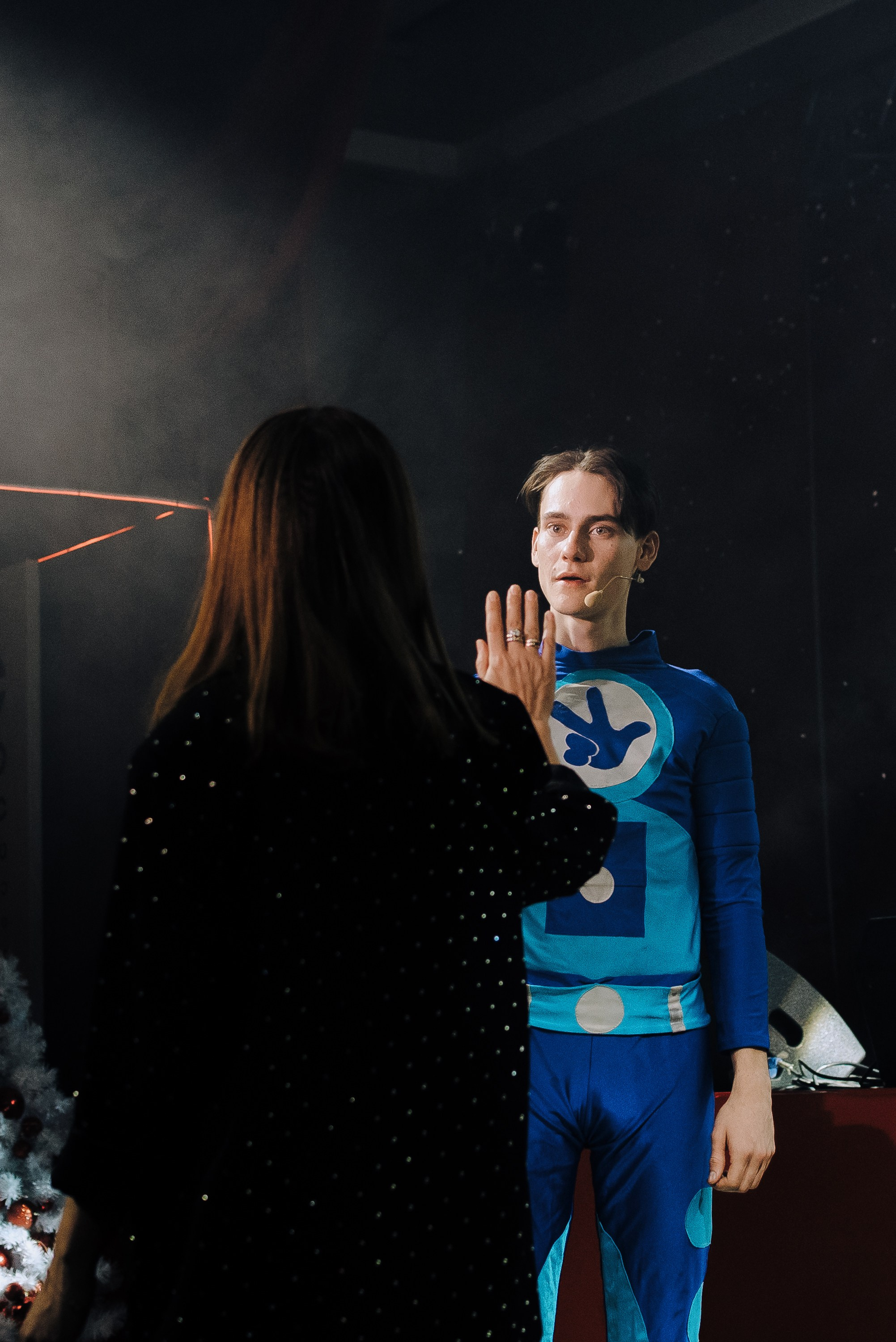 СПЕКТАКЛЬ «ВОЛШЕБНЫЕ ОЧКИ» ОПТИК-ЦЕНТР. Репортажный фотограф Зуев Роман г. Челябинск