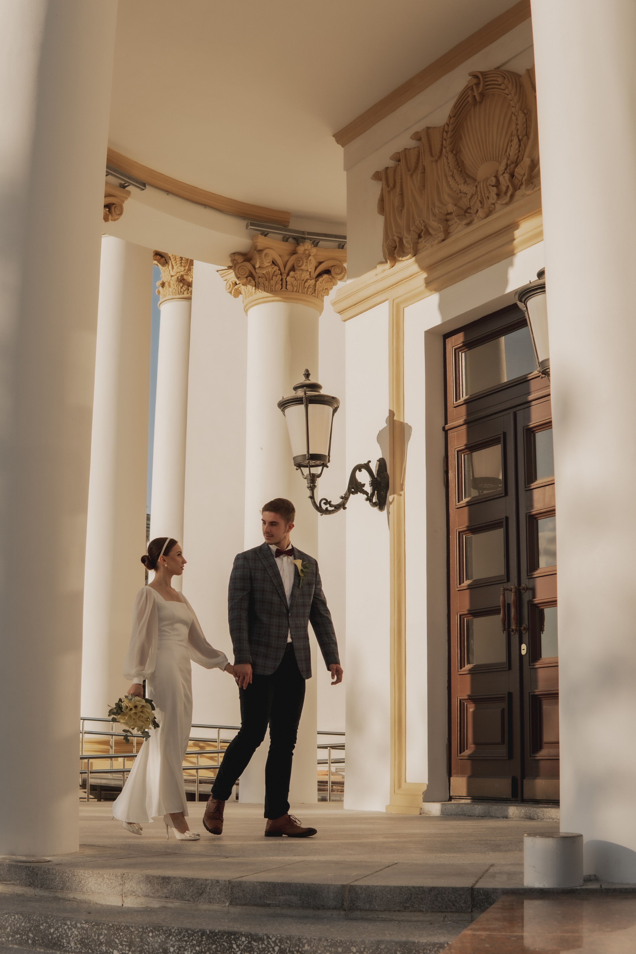 Свадебная прогулка. Мы тонем в лучах нежных объятий. Свадебный и портретный фотограф в Москве, Светлана Янковая