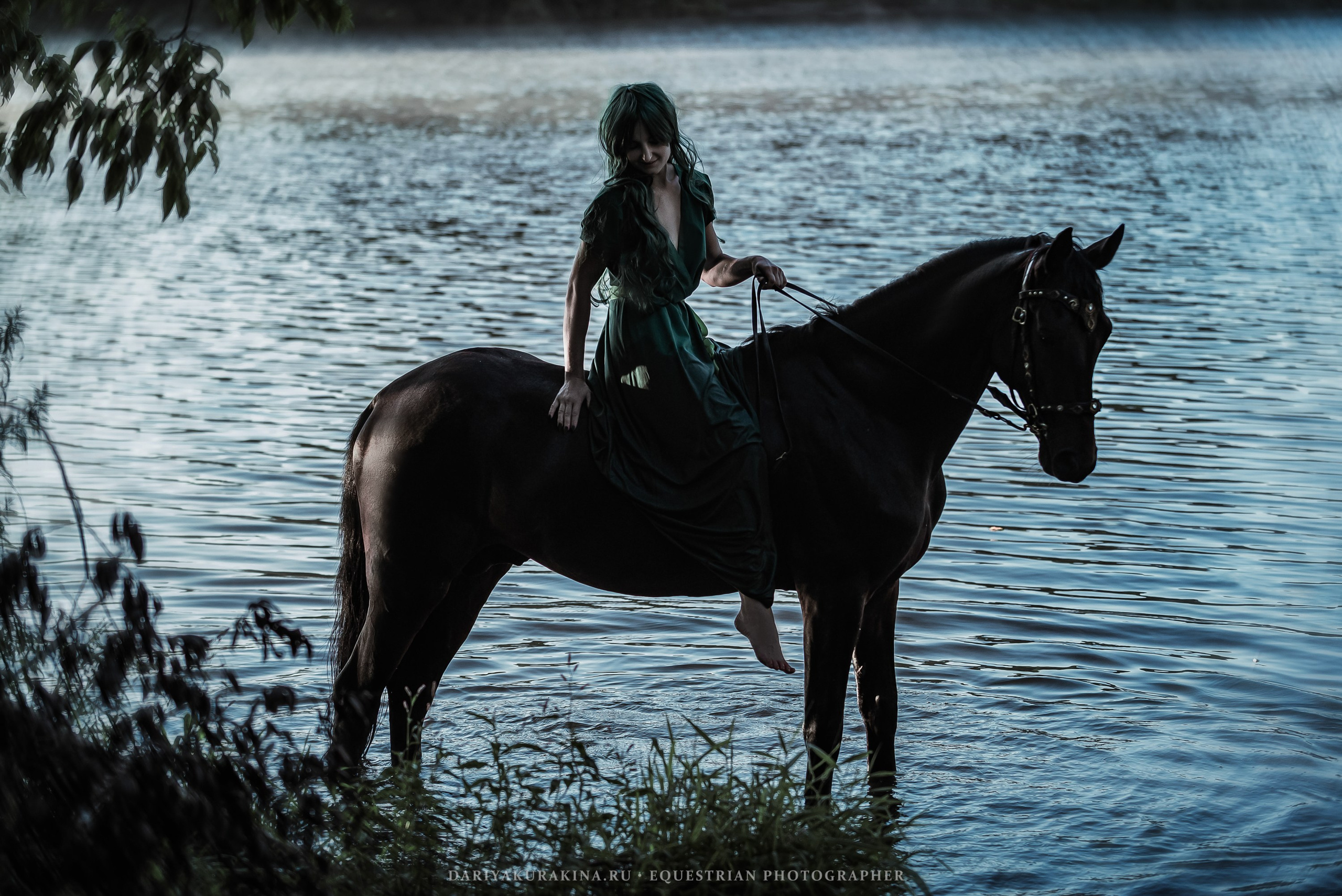Мрачная русалка. Конный фотограф Куракина Дарья • Фотосессии с лошадьми