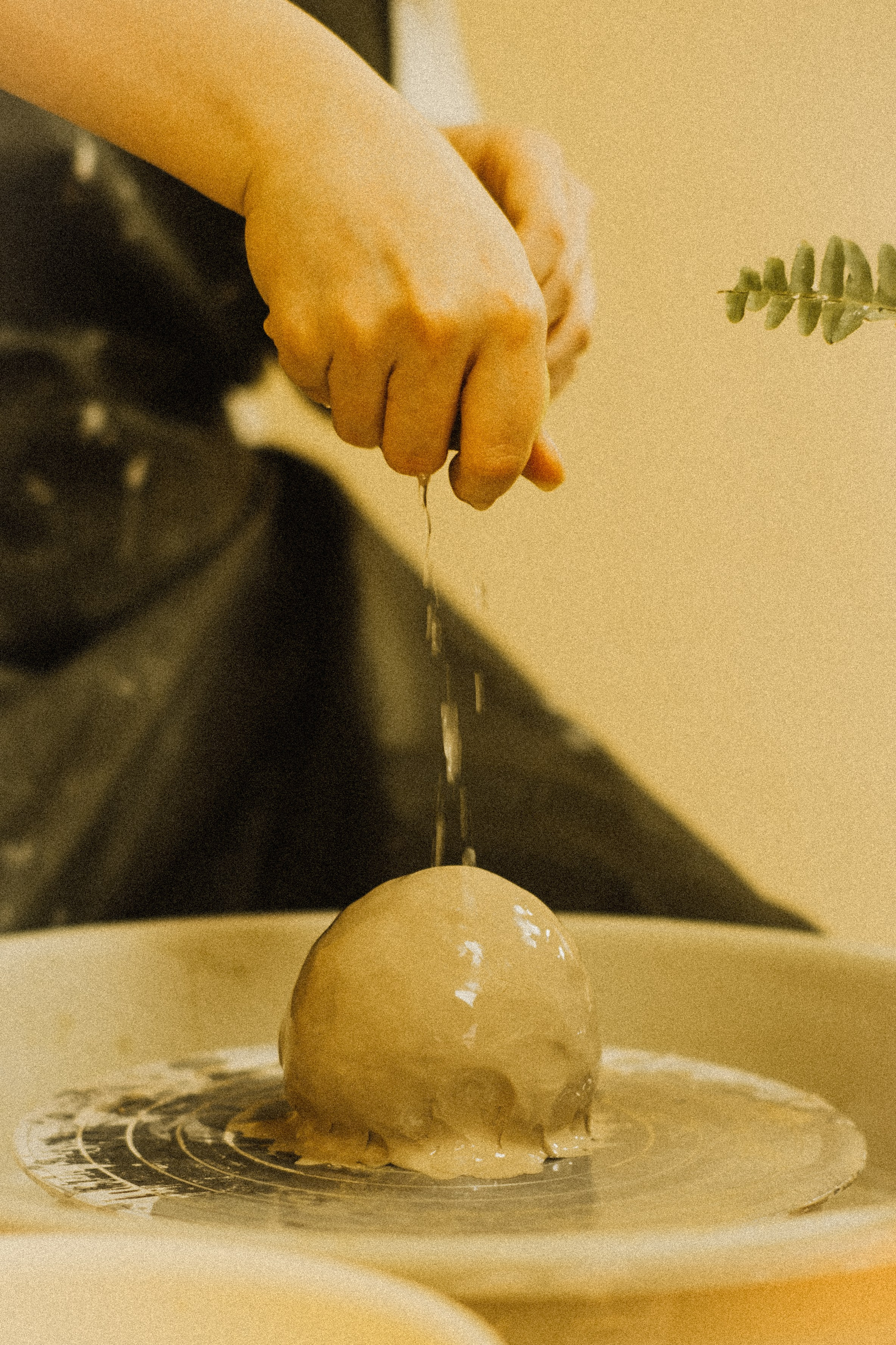 Контент для студии керамики «Flowers & Chill». Коммерческий и Портретный Фотограф Симферополь Крым Максим Махо