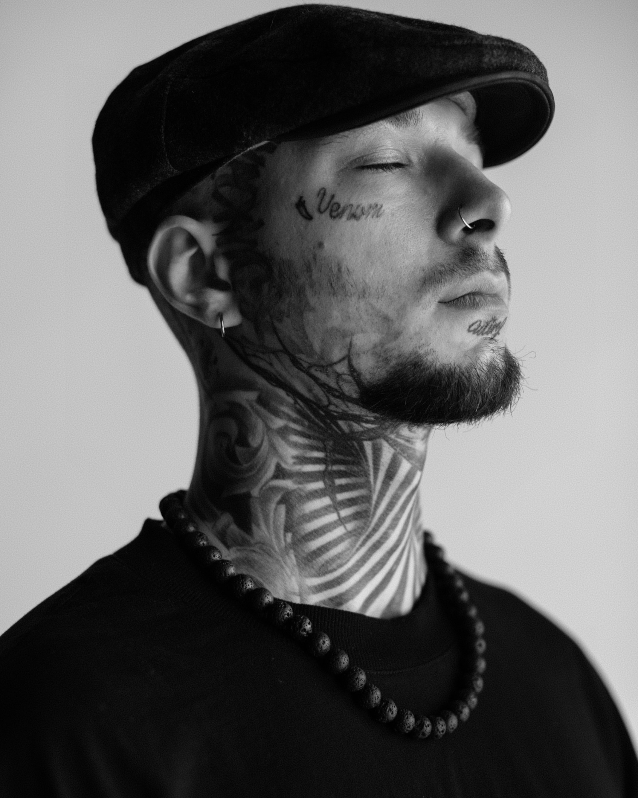 Single portraits. Photographer in Tokyo Anatolii Ozarto