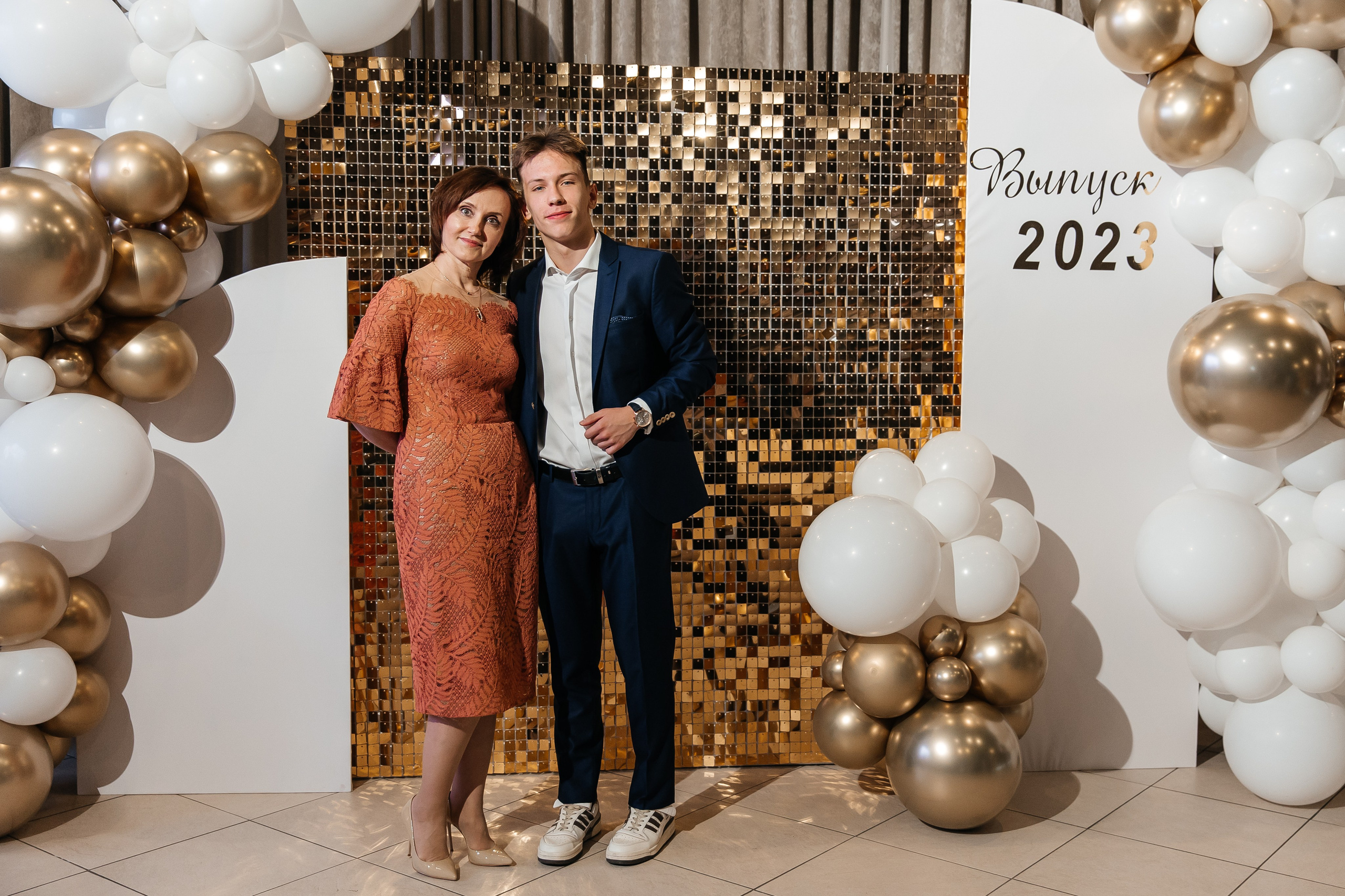 2023-06-23 Выпускной МБОУ СОШ № 10. Фотограф в Красноярске