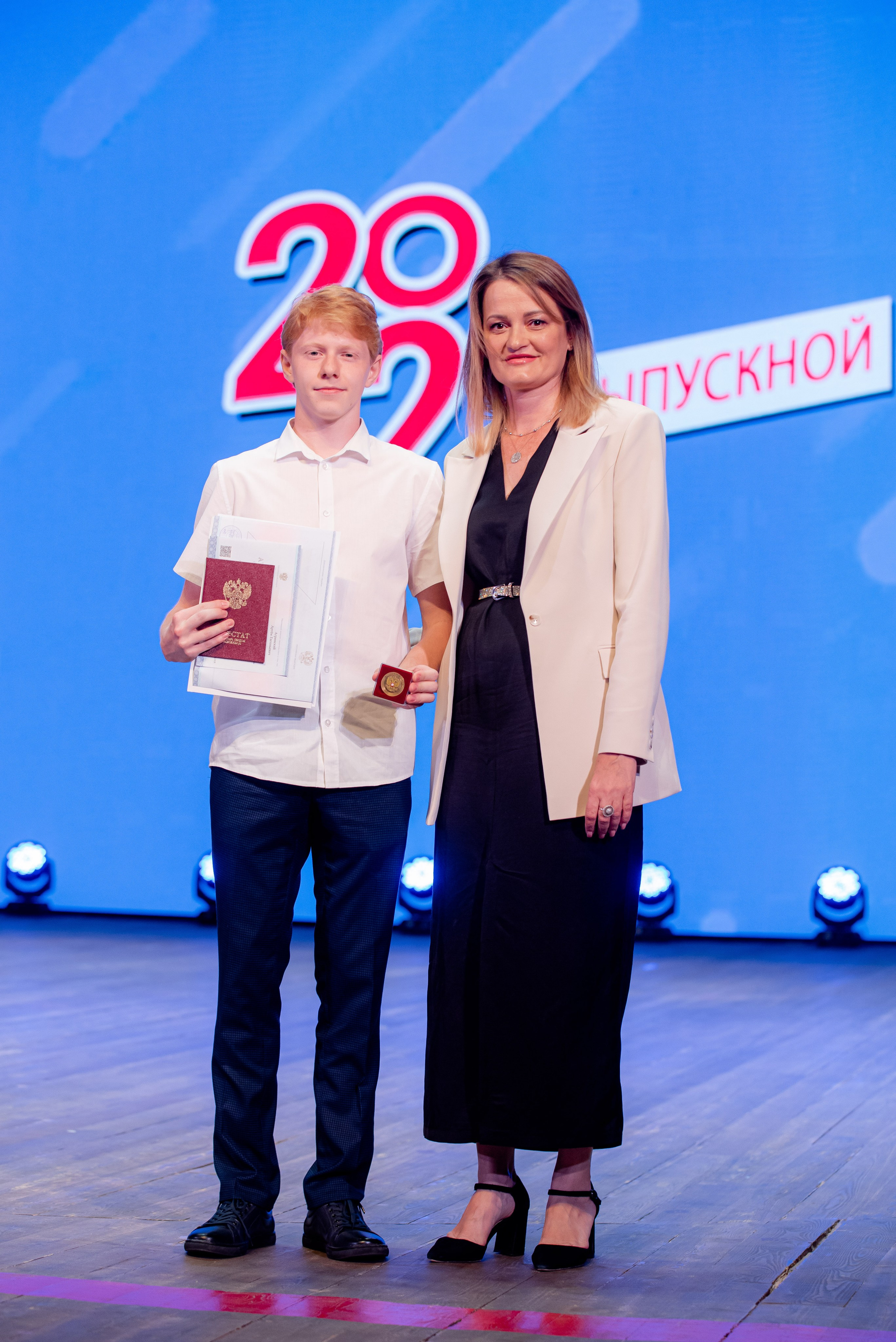 30 Школа. Вручение и Банкет. ДК Юбилейный и Банхоф. Фотограф в Волгограде и Волжском Александр Горбань