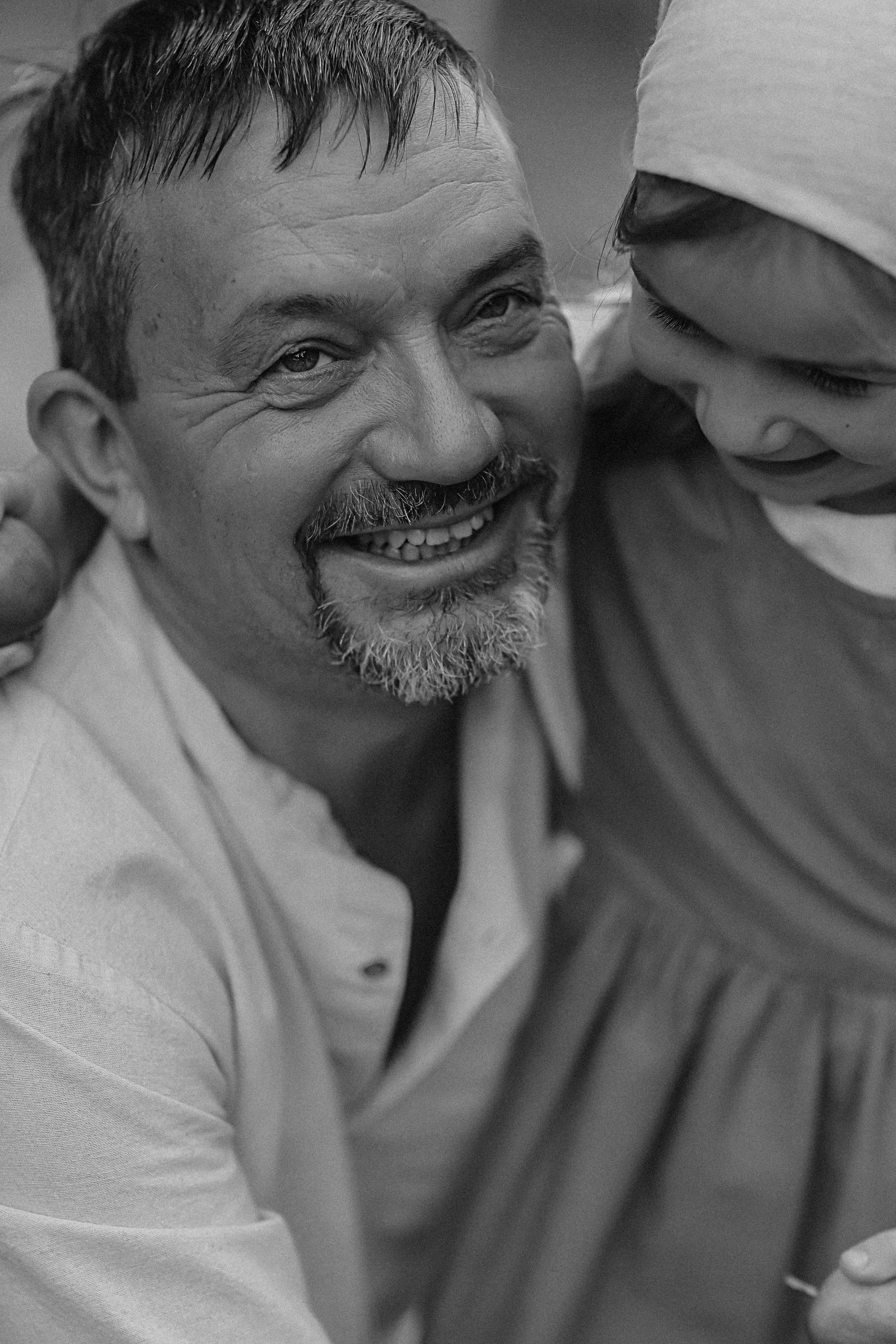 Стирка у дома. Семейный фотограф Тюмень, фотограф на роды Салмина Мария