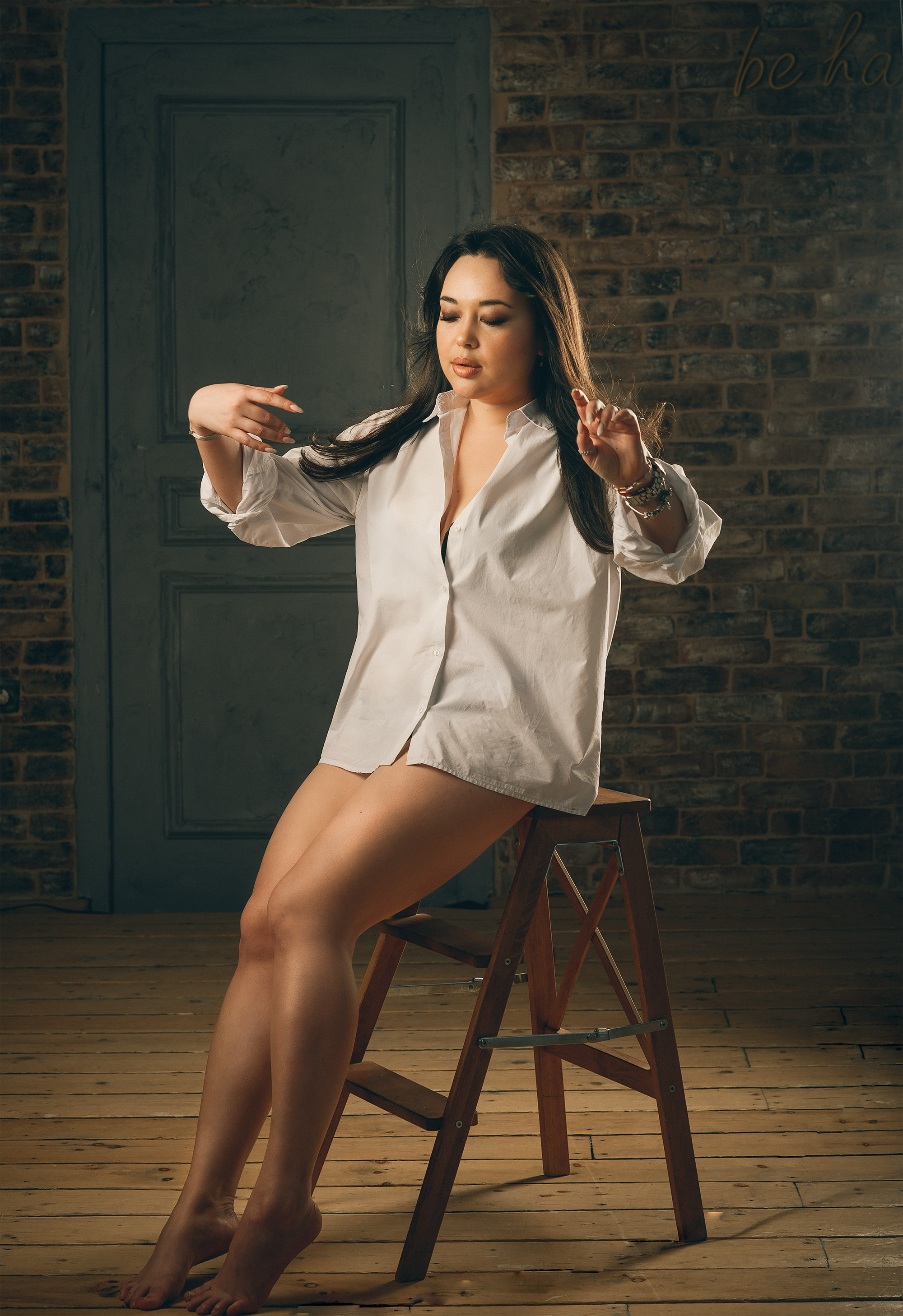 в трусах и рубашке фотосессия