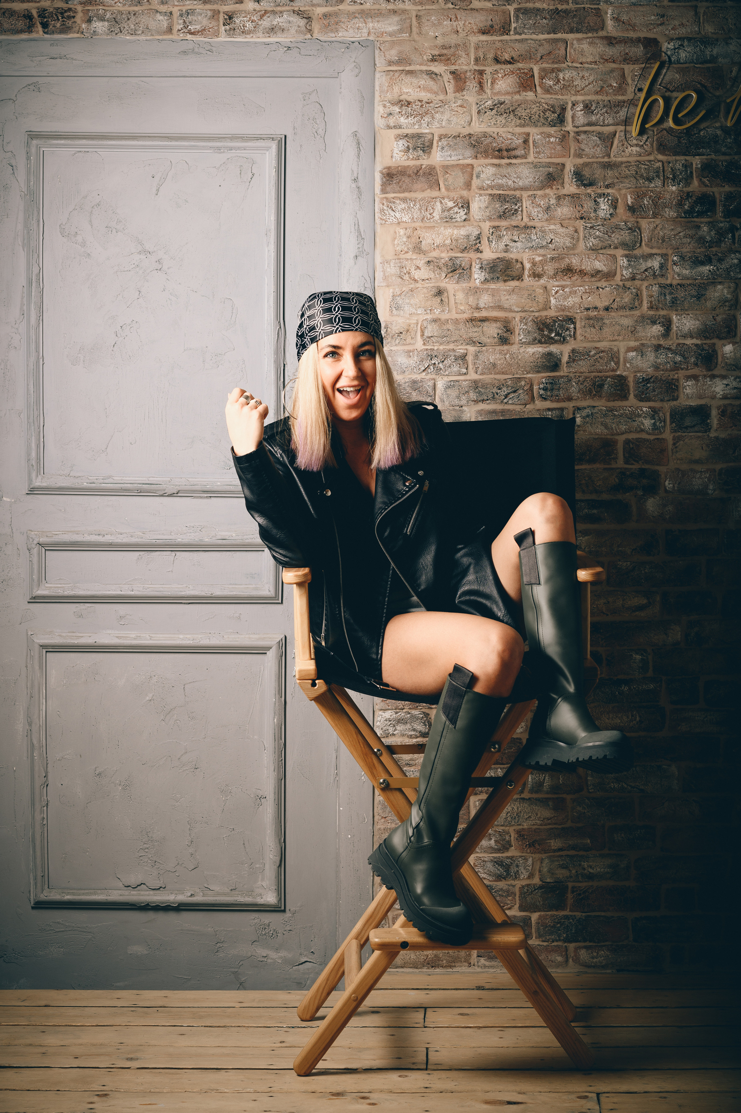 девушкавкожанке