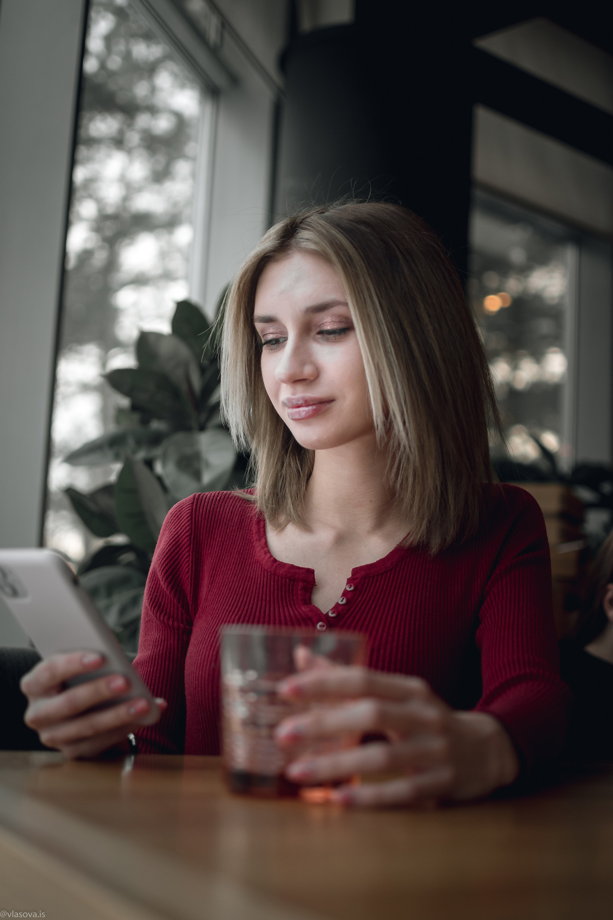 Шерше ля фам (женские портреты улица). Спортивный и портретный фотограф