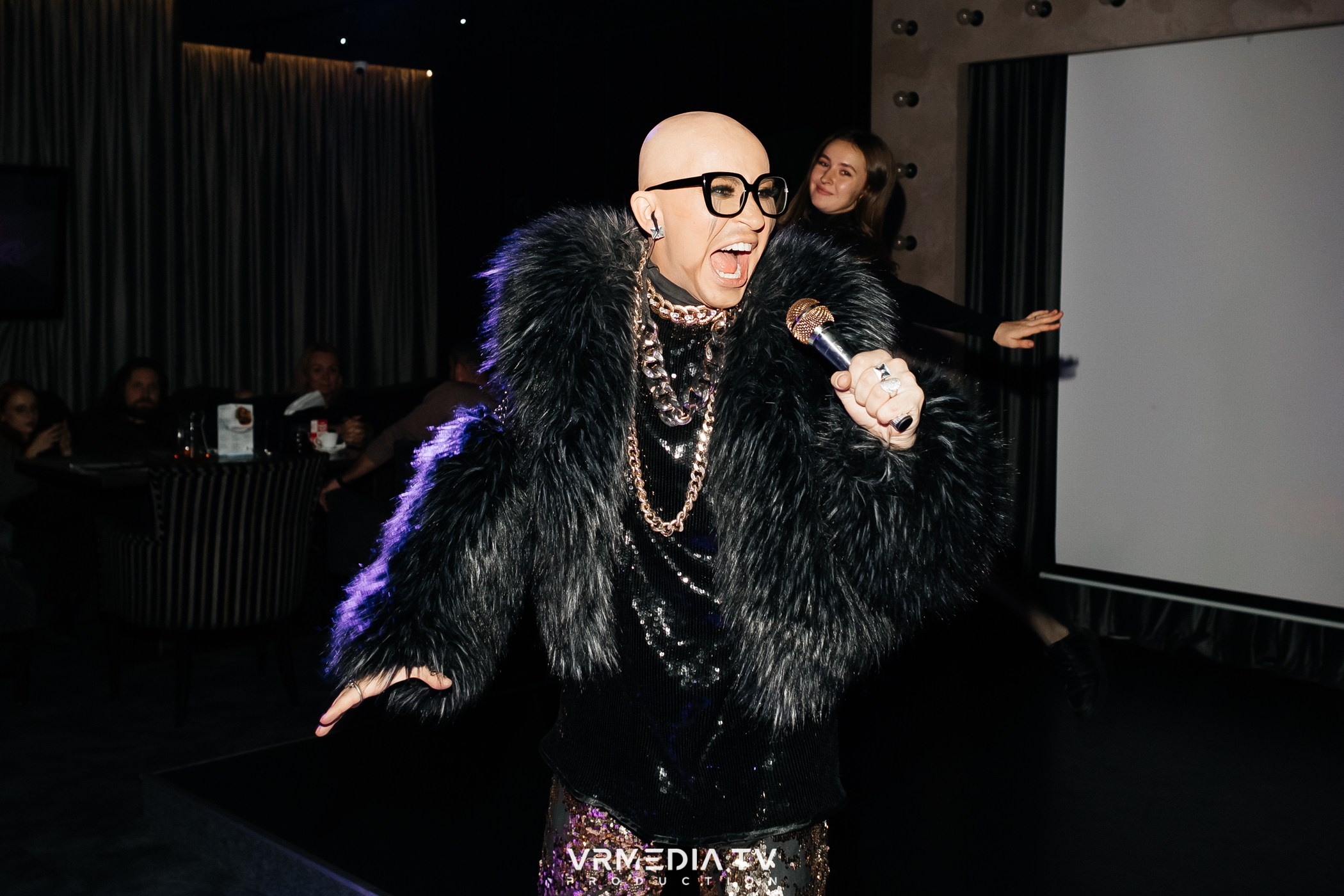 ЗИМА ХОЛОДА в караоке-баре «Volna»