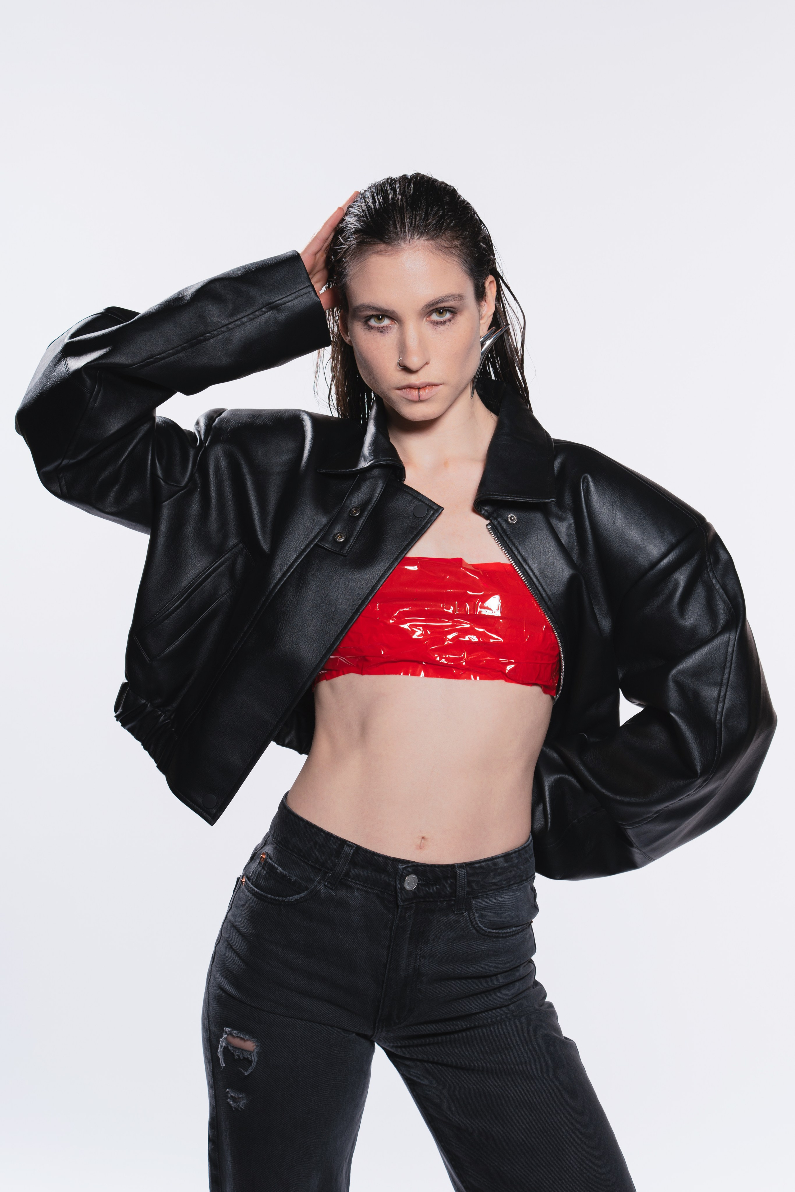 Портретная фотосессияСемейная фотосессияДетская фотосессияЛюбовная/Love-story фотосессияСвадебная фотосессияФотосессия для помолвкиПрофессиональный/деловой портретРекламная/коммерческая фотосессияФотосессия продукции (товары)Фотосессия моды (fashion)Бьюти-съемка (красота, макро-детали лица)Фотосессия lifestyle (повседневная жизнь, атмосфера)Фотосессия в полёте/авиационная (иногда отдельно как аэросъемка)Пейзажная/ландшафтная фотосессияАрхитектурная фотосессияАнфас/студийная фотосессияНю-фотосессия (с оговорками об этике и согласии)Фотосессия для артистов/музыкантовФотосессия для блогеров и инфлюенсеровФотосессия в стиле ретро/винтажЭко- и концептуальная съемка (арт-иллюстративная)Фотосессия для мероприятий (часто как репортажная)Aerial/дрон-съемка (в сочетании с портретной или пейзажной частью)Инфографическая/презентационная фотосессия (для презентаций и каталогов)