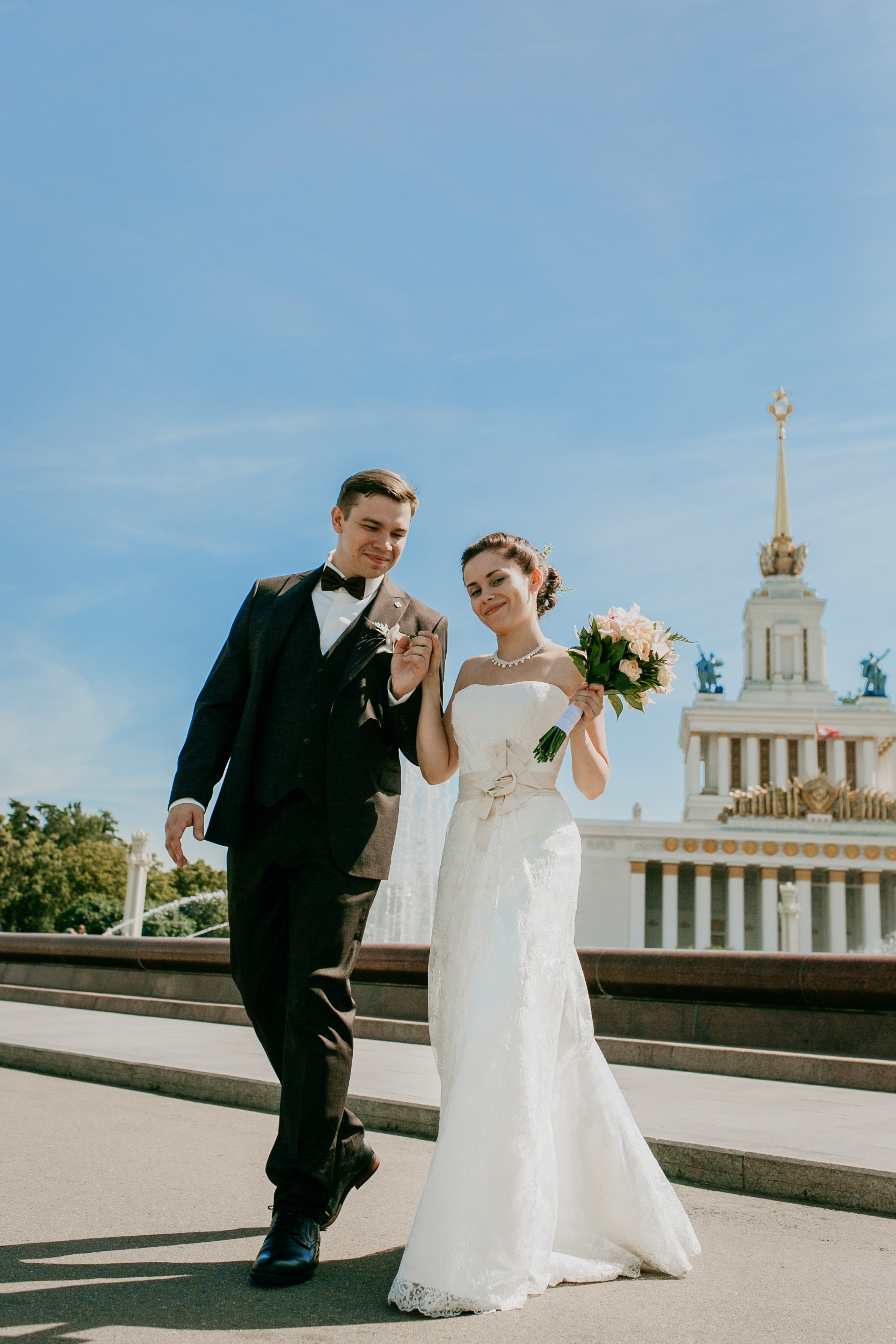 Свадебная прогулка ВДНХ. Фотограф Олеся Бакалина