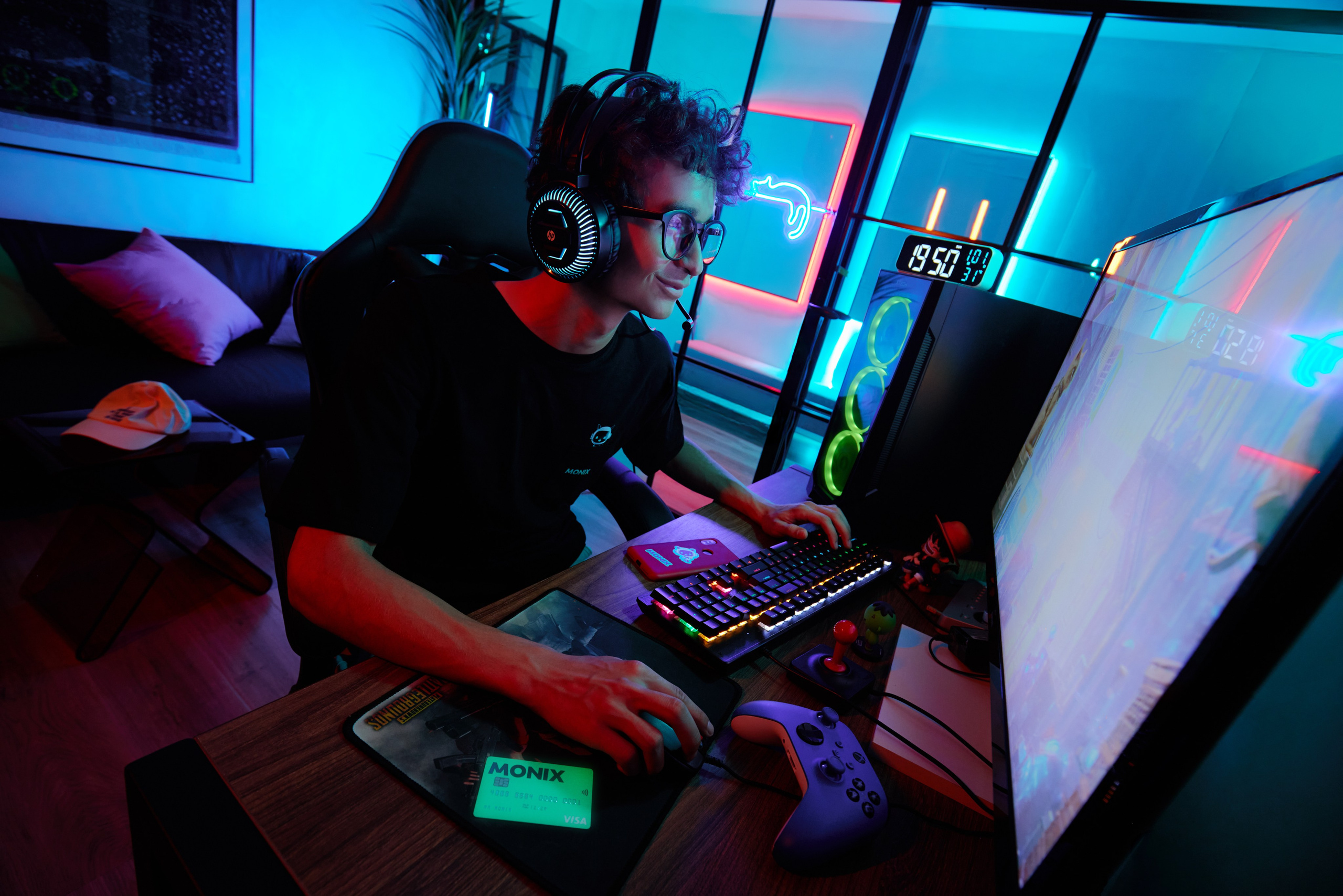 Monix. Fashion and advertising photographer