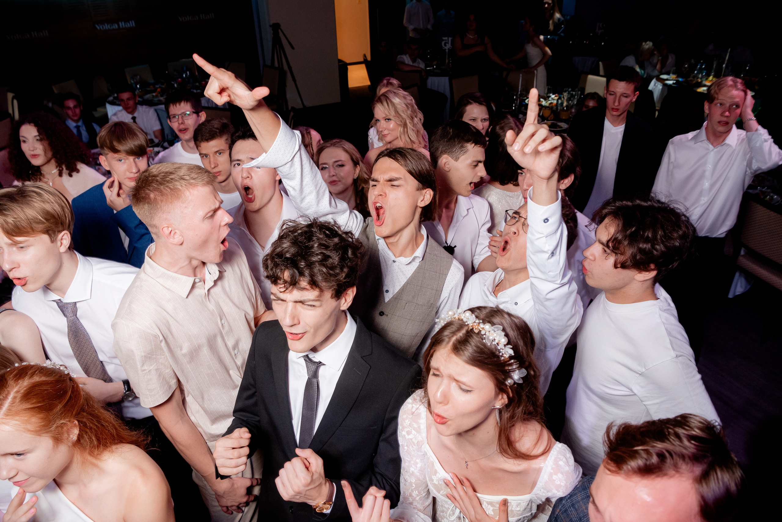 5 Лицей. Вручение и Банкет. Музкомедия и Сити Холл. Фотограф в Волгограде и Волжском Александр Горбань