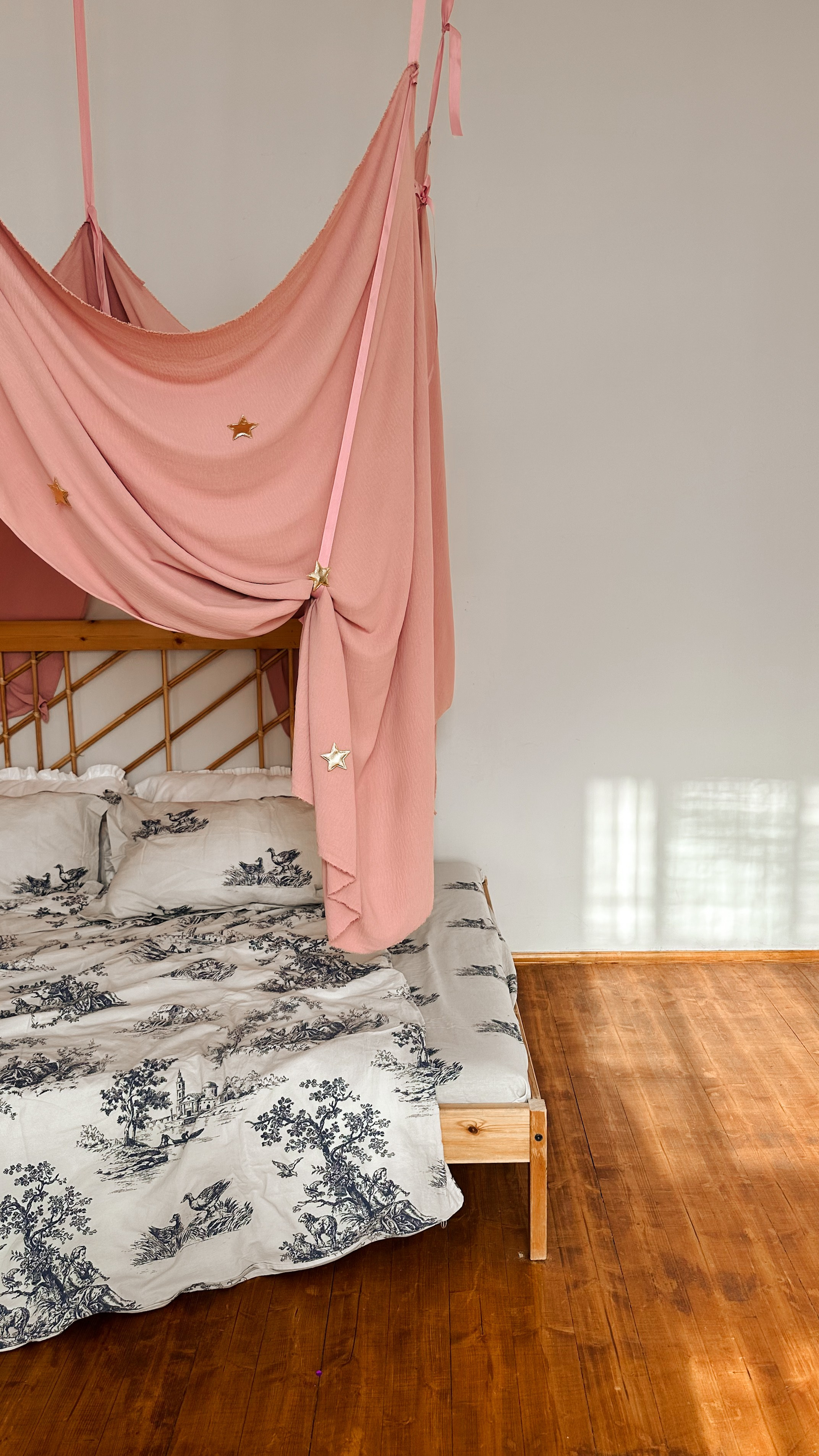 Интерьер фотостудии «Лофт Потолок», город Краснодар, ул. Зиповская 5 литер Х. Семейный и детский фотограф в Краснодаре Анна Трашкова