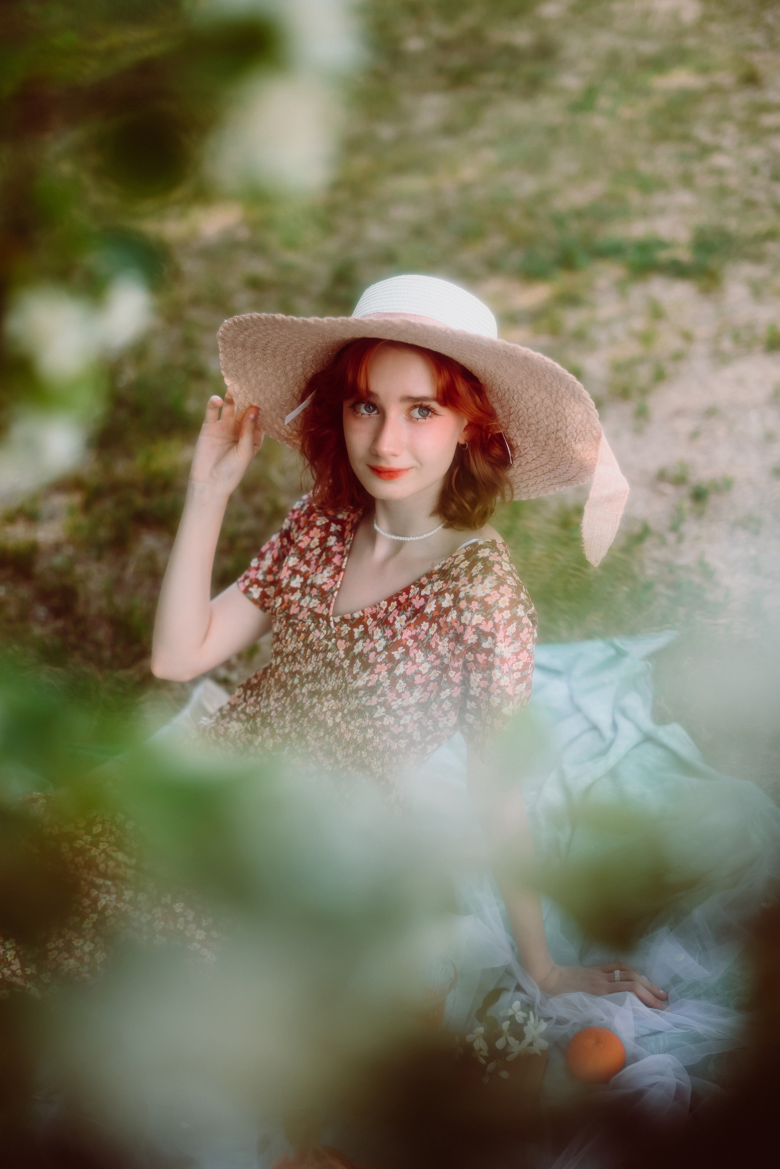 Фотосессия в цветущих яблонях в Кемерово