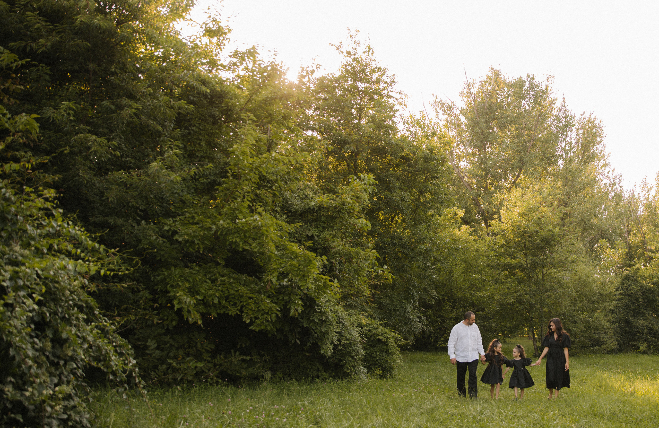 Семейная съёмка на закате в ботаническом саду. Фотограф в Краснодаре и Краснодарском крае