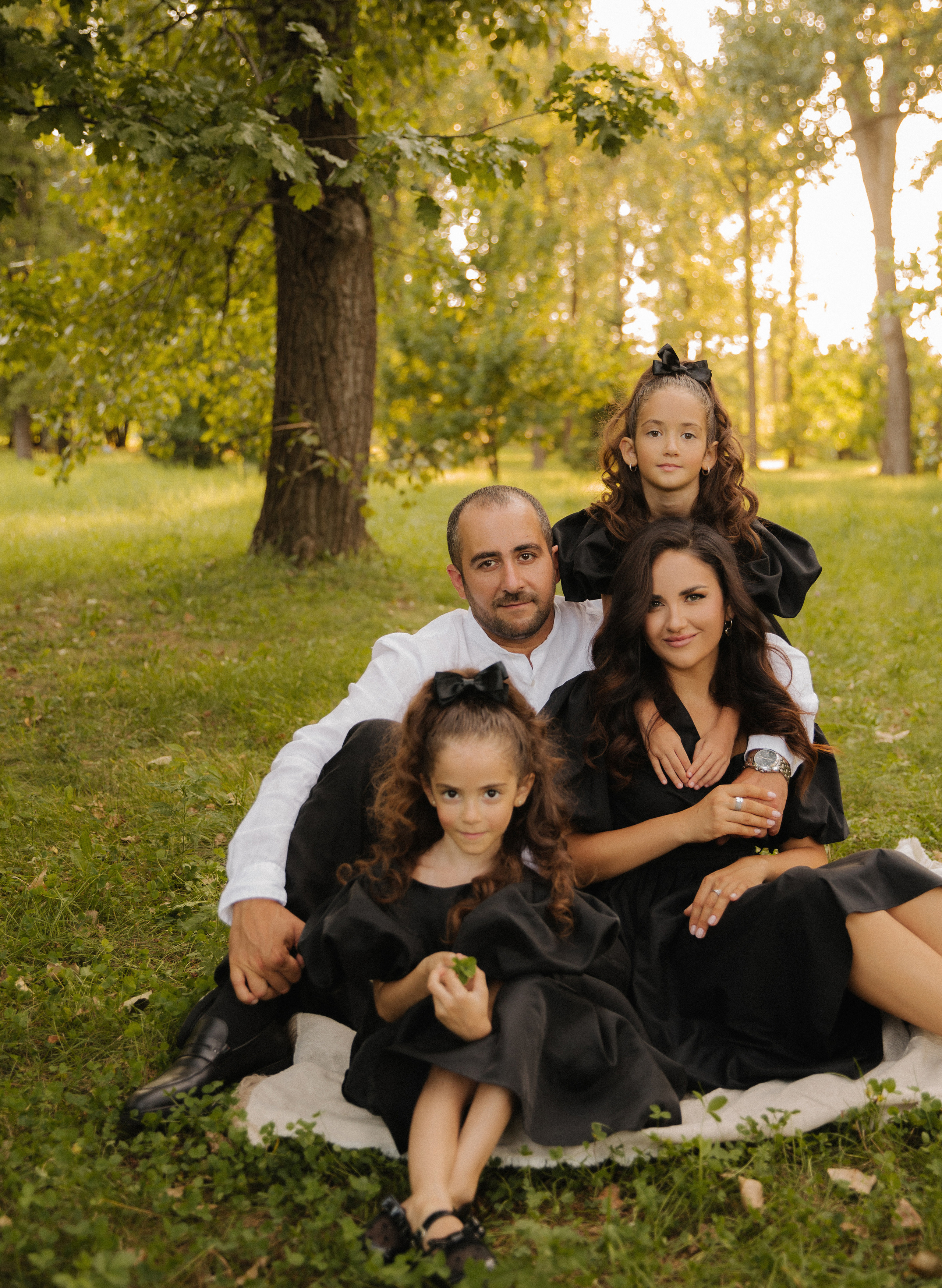 Семейная съёмка на закате в ботаническом саду. Фотограф в Краснодаре и Краснодарском крае