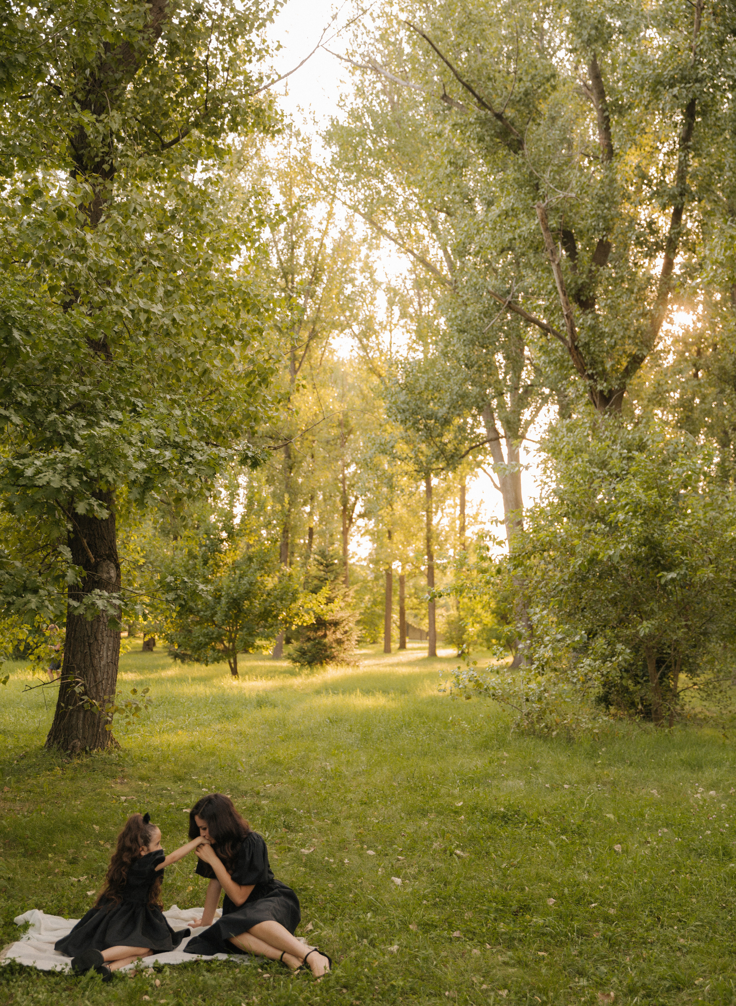 Семейная съёмка на закате в ботаническом саду. Фотограф в Краснодаре и Краснодарском крае